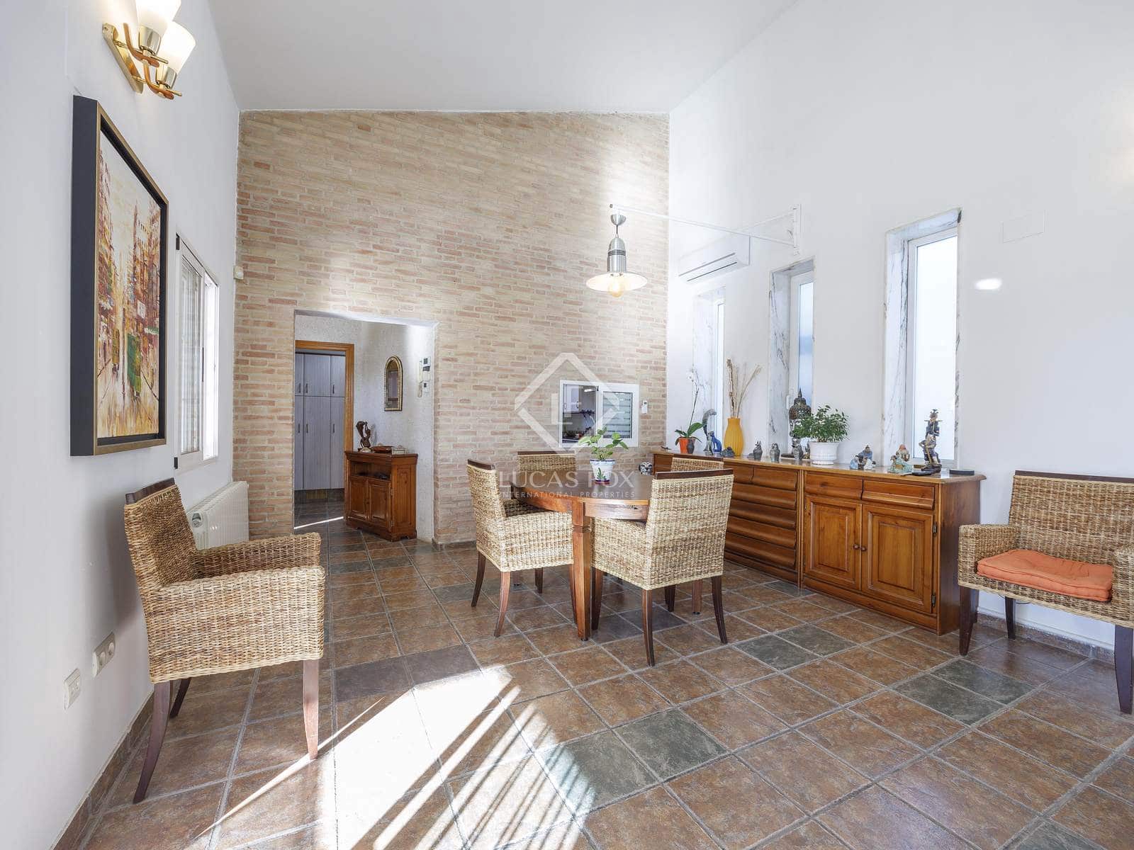 6 soveværelse Villa til salg i La Pobla de Vallbona med swimmingpool garage - € 995.000 (Ref: 8566943)