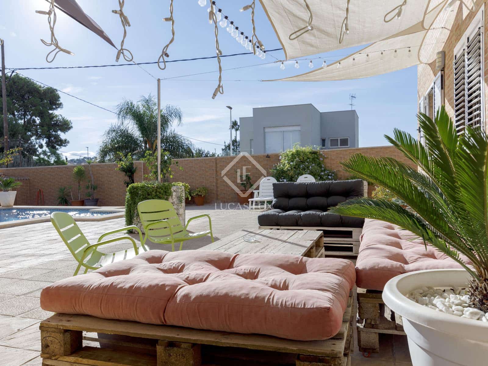 6 soveværelse Villa til salg i La Pobla de Vallbona med swimmingpool garage - € 995.000 (Ref: 8566943)