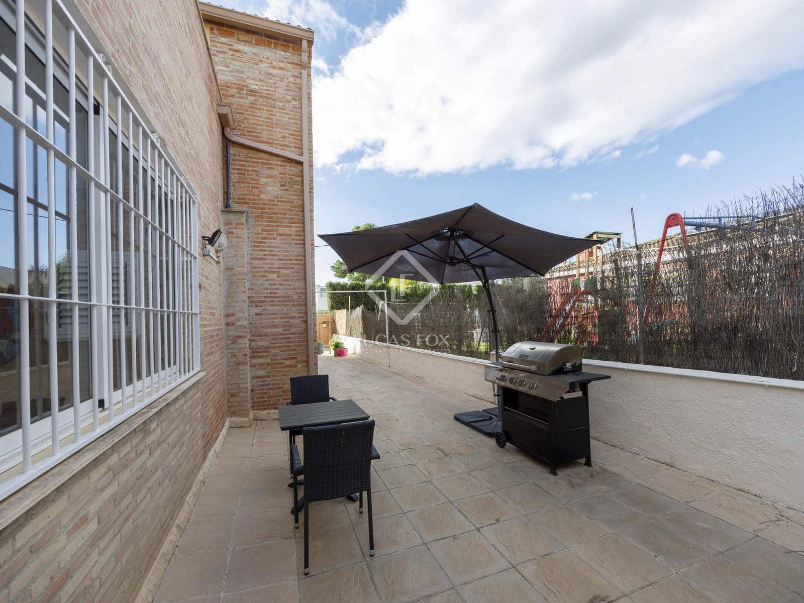 6 soveværelse Villa til salg i La Pobla de Vallbona med swimmingpool garage - € 995.000 (Ref: 8566943)