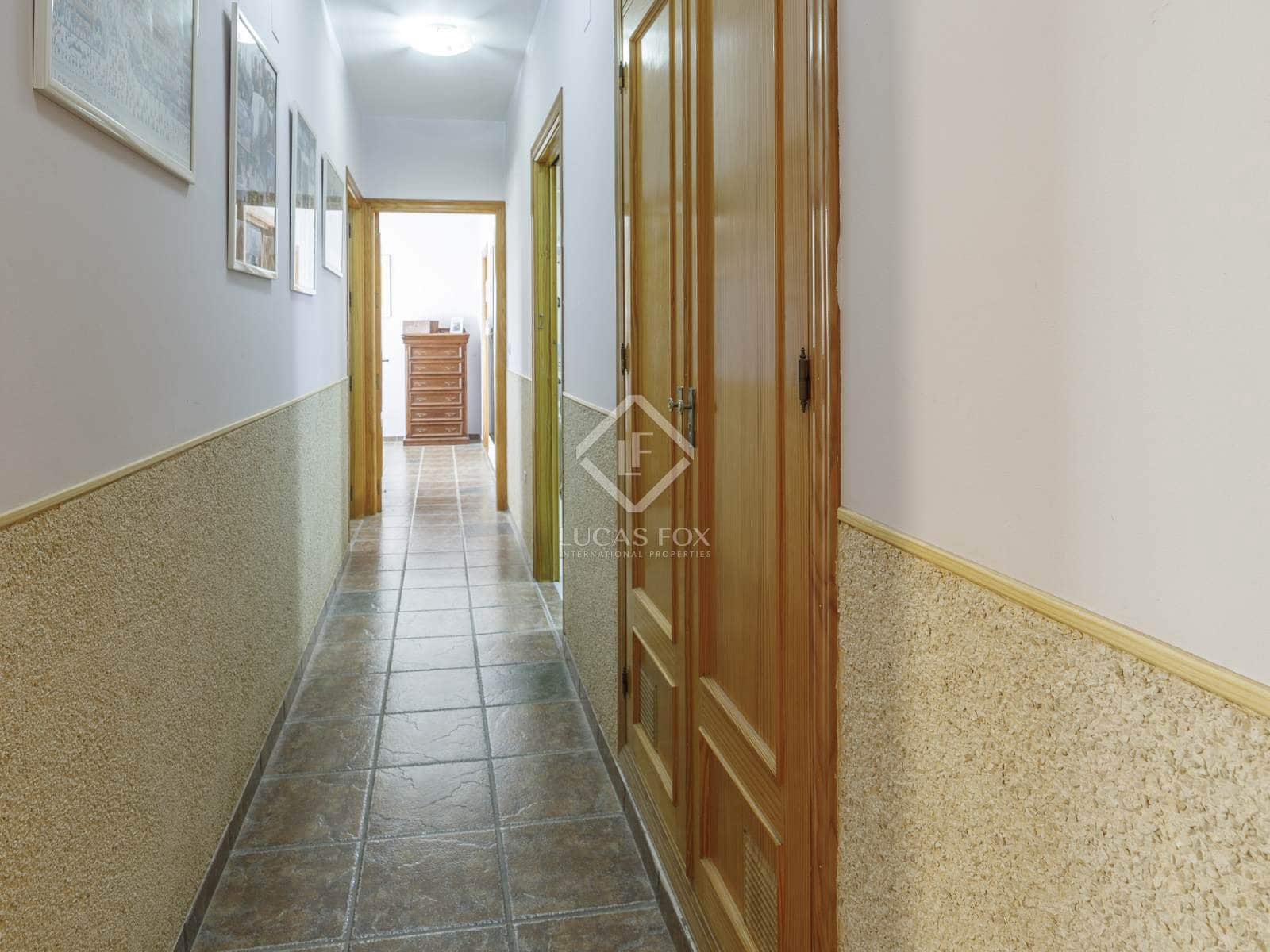 6 soveværelse Villa til salg i La Pobla de Vallbona med swimmingpool garage - € 995.000 (Ref: 8566943)