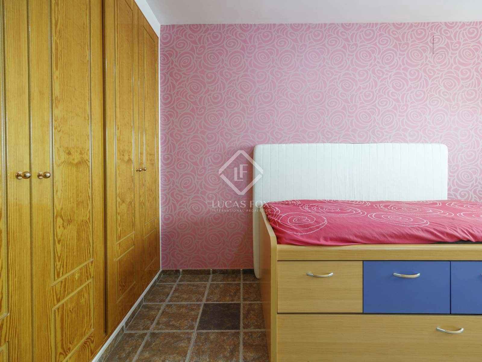 6 soveværelse Villa til salg i La Pobla de Vallbona med swimmingpool garage - € 995.000 (Ref: 8566943)