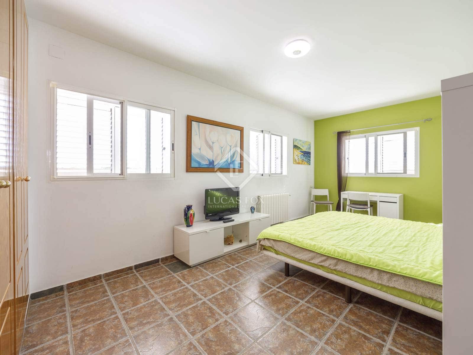 6 soveværelse Villa til salg i La Pobla de Vallbona med swimmingpool garage - € 995.000 (Ref: 8566943)