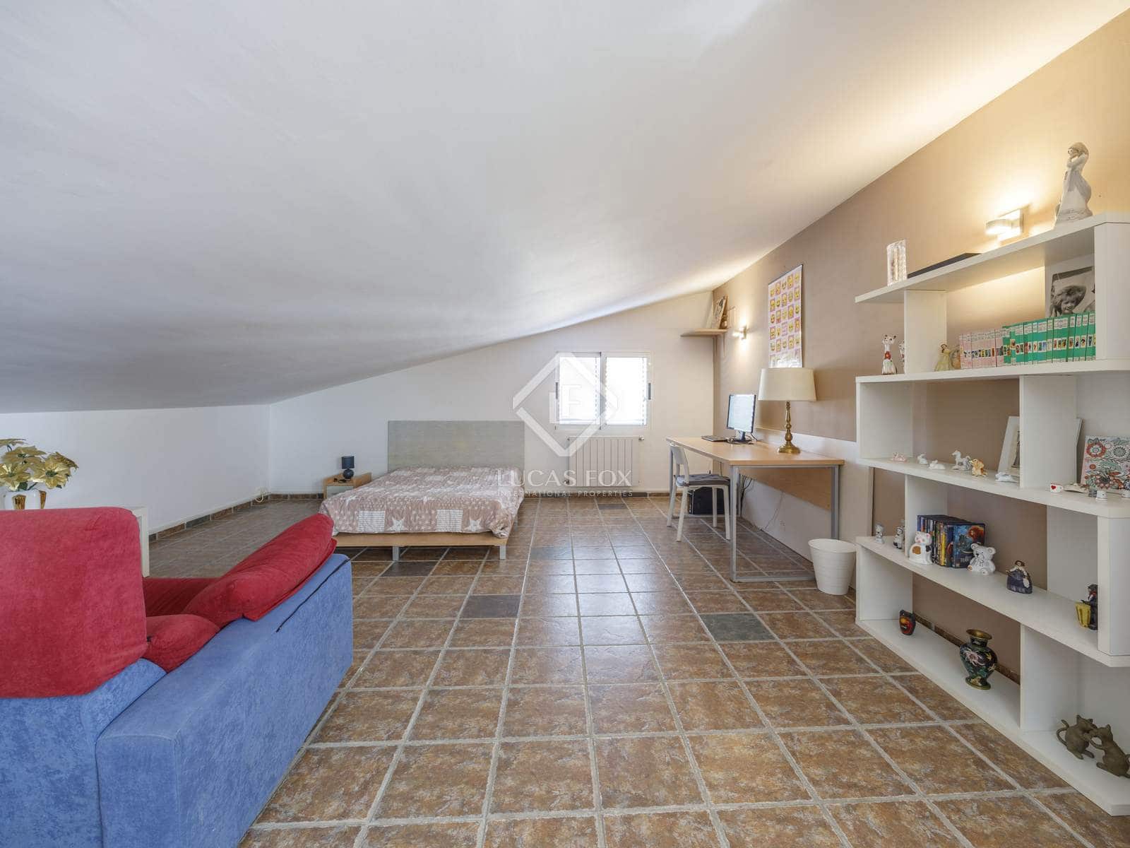 6 soveværelse Villa til salg i La Pobla de Vallbona med swimmingpool garage - € 995.000 (Ref: 8566943)