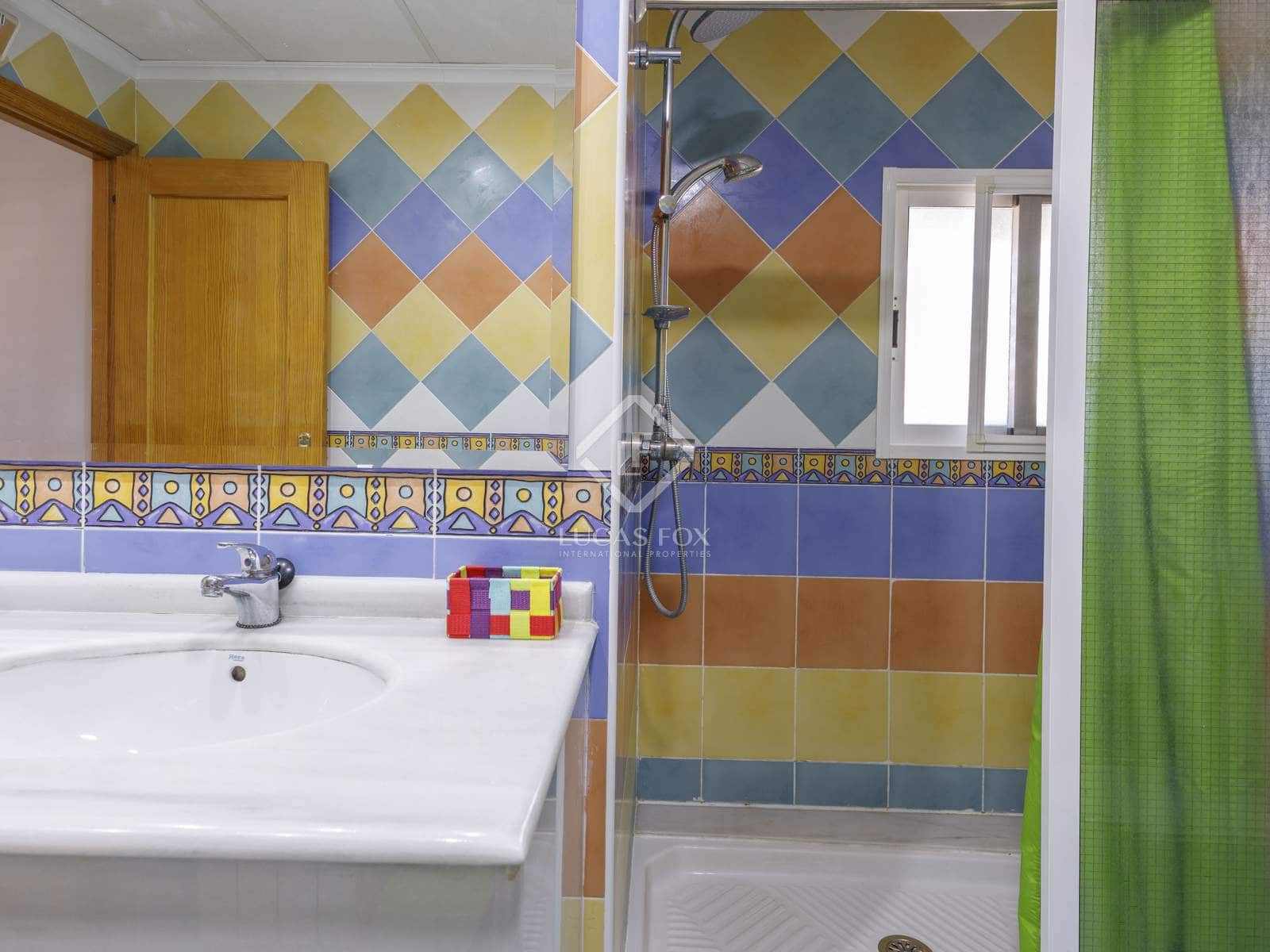 6 soveværelse Villa til salg i La Pobla de Vallbona med swimmingpool garage - € 995.000 (Ref: 8566943)