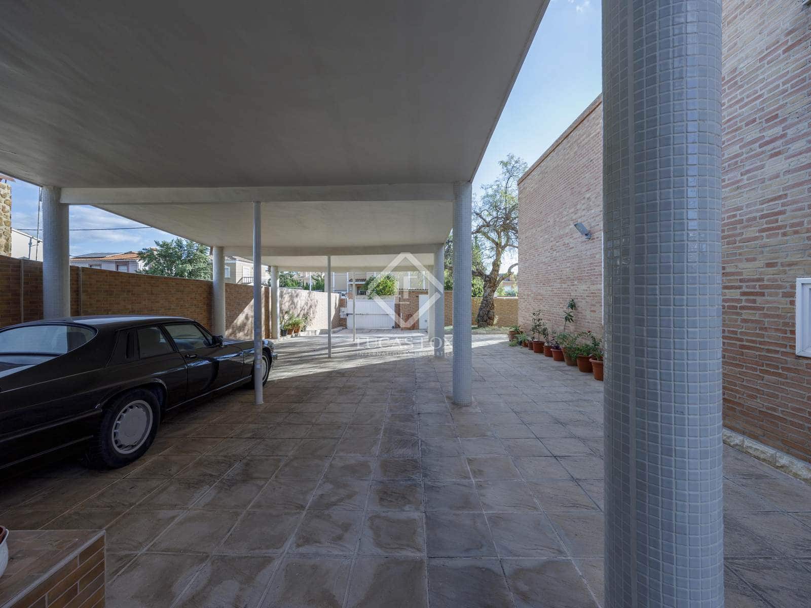 6 soveværelse Villa til salg i La Pobla de Vallbona med swimmingpool garage - € 995.000 (Ref: 8566943)