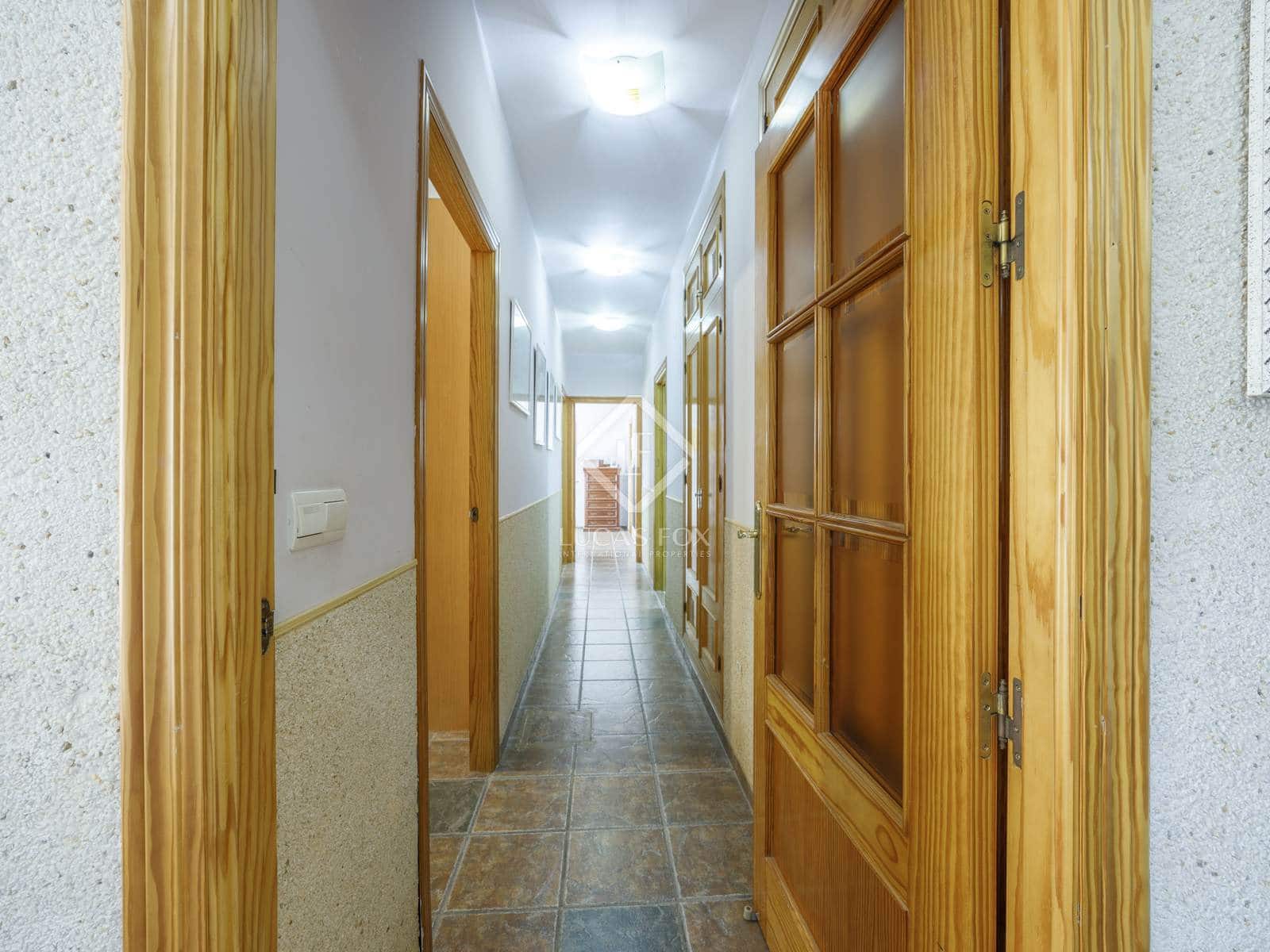 6 soveværelse Villa til salg i La Pobla de Vallbona med swimmingpool garage - € 995.000 (Ref: 8566943)