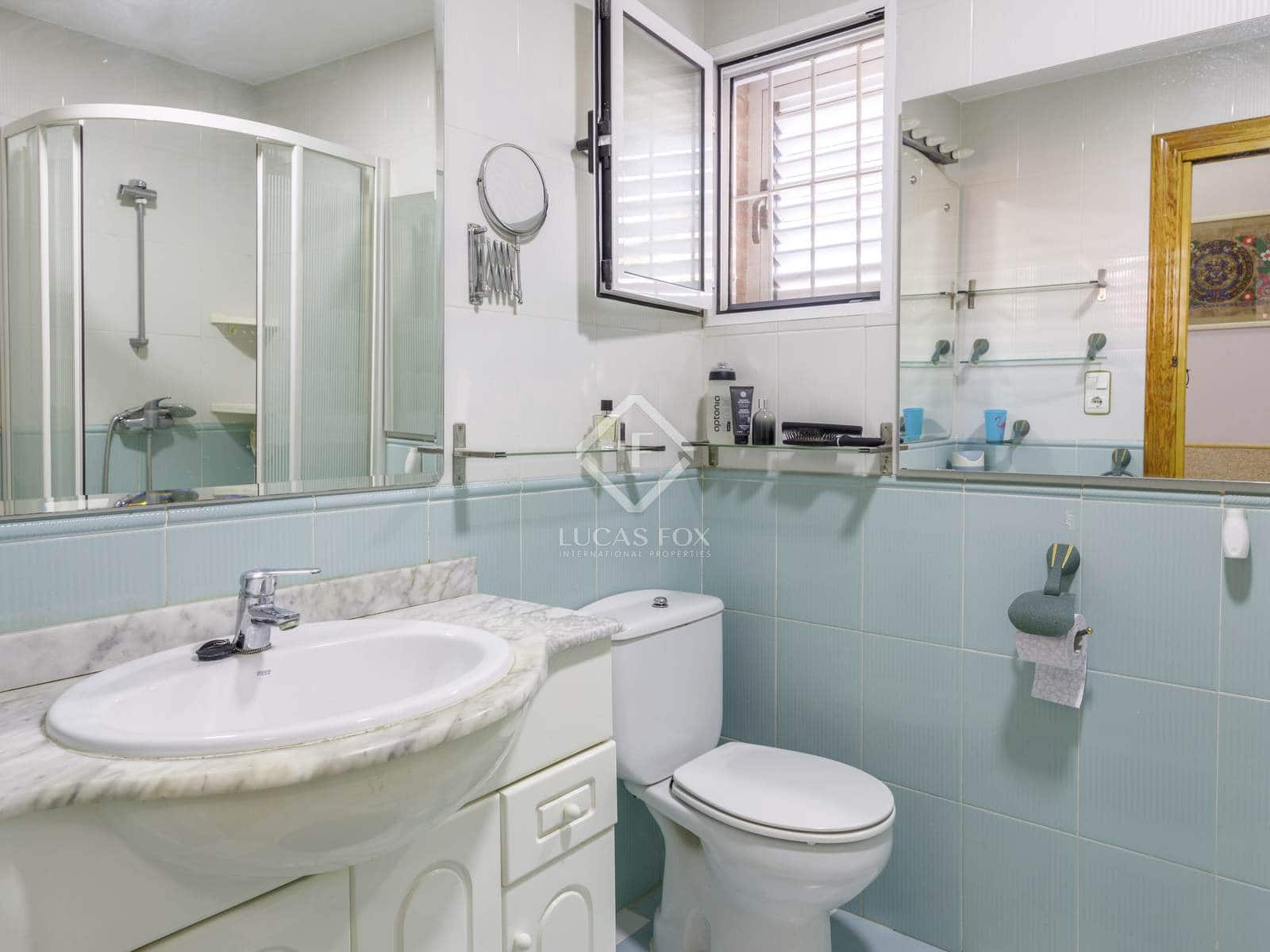 6 soveværelse Villa til salg i La Pobla de Vallbona med swimmingpool garage - € 995.000 (Ref: 8566943)