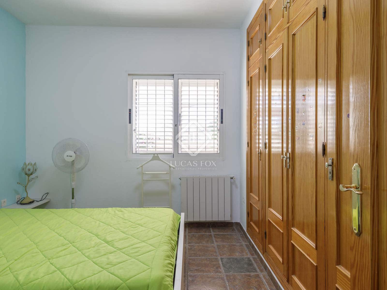 6 soveværelse Villa til salg i La Pobla de Vallbona med swimmingpool garage - € 995.000 (Ref: 8566943)