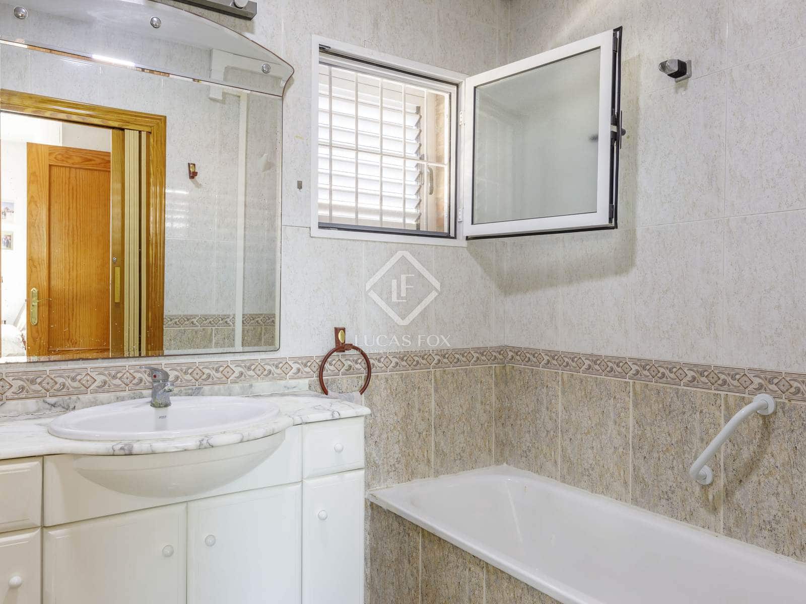 6 soveværelse Villa til salg i La Pobla de Vallbona med swimmingpool garage - € 995.000 (Ref: 8566943)