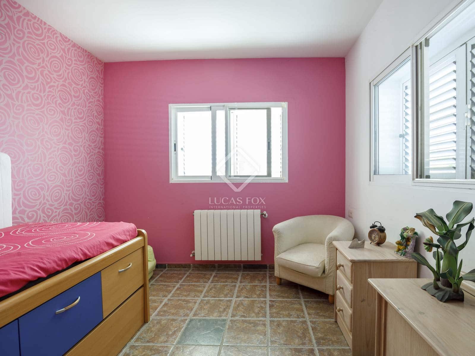 6 soveværelse Villa til salg i La Pobla de Vallbona med swimmingpool garage - € 995.000 (Ref: 8566943)