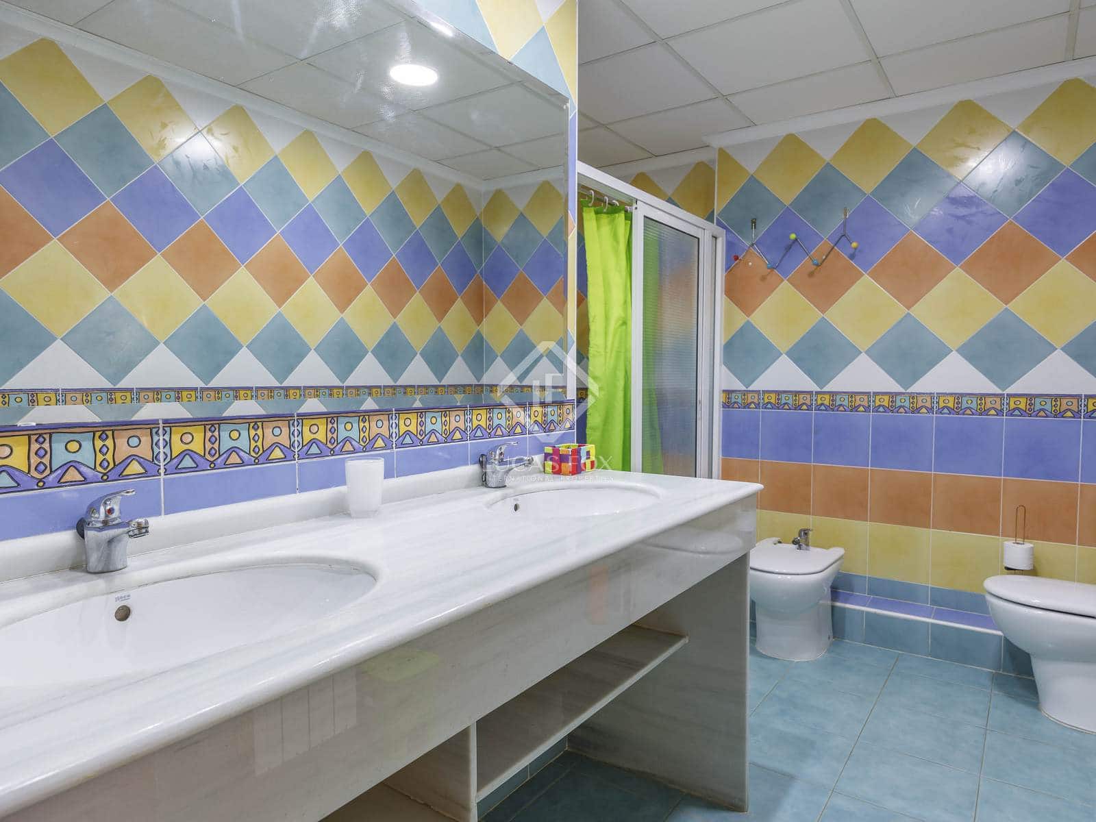 6 soveværelse Villa til salg i La Pobla de Vallbona med swimmingpool garage - € 995.000 (Ref: 8566943)