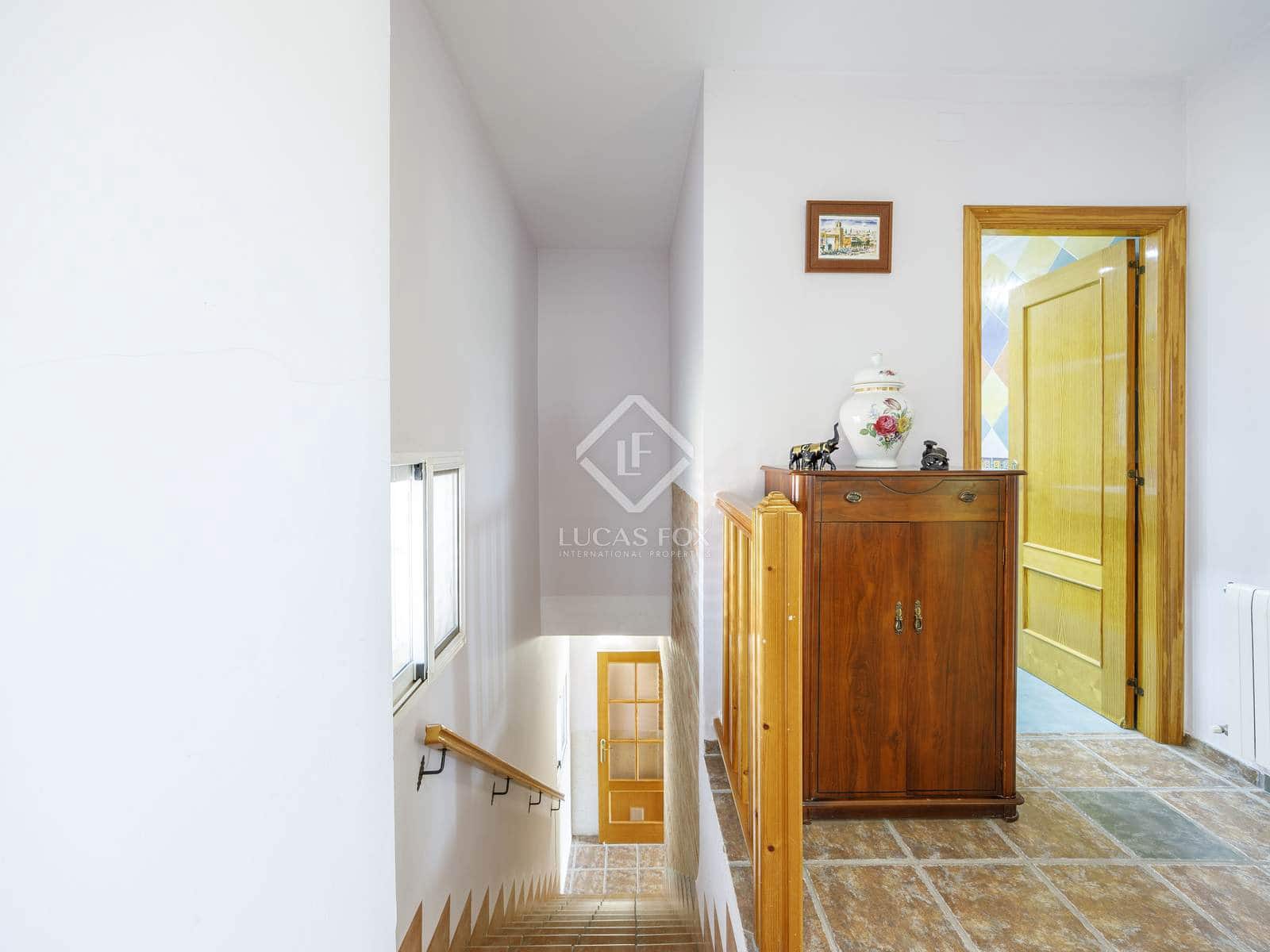 6 soveværelse Villa til salg i La Pobla de Vallbona med swimmingpool garage - € 995.000 (Ref: 8566943)