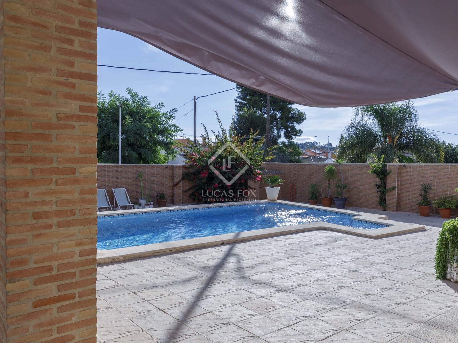 6 soveværelse Villa til salg i La Pobla de Vallbona med swimmingpool garage - € 995.000 (Ref: 8566943)