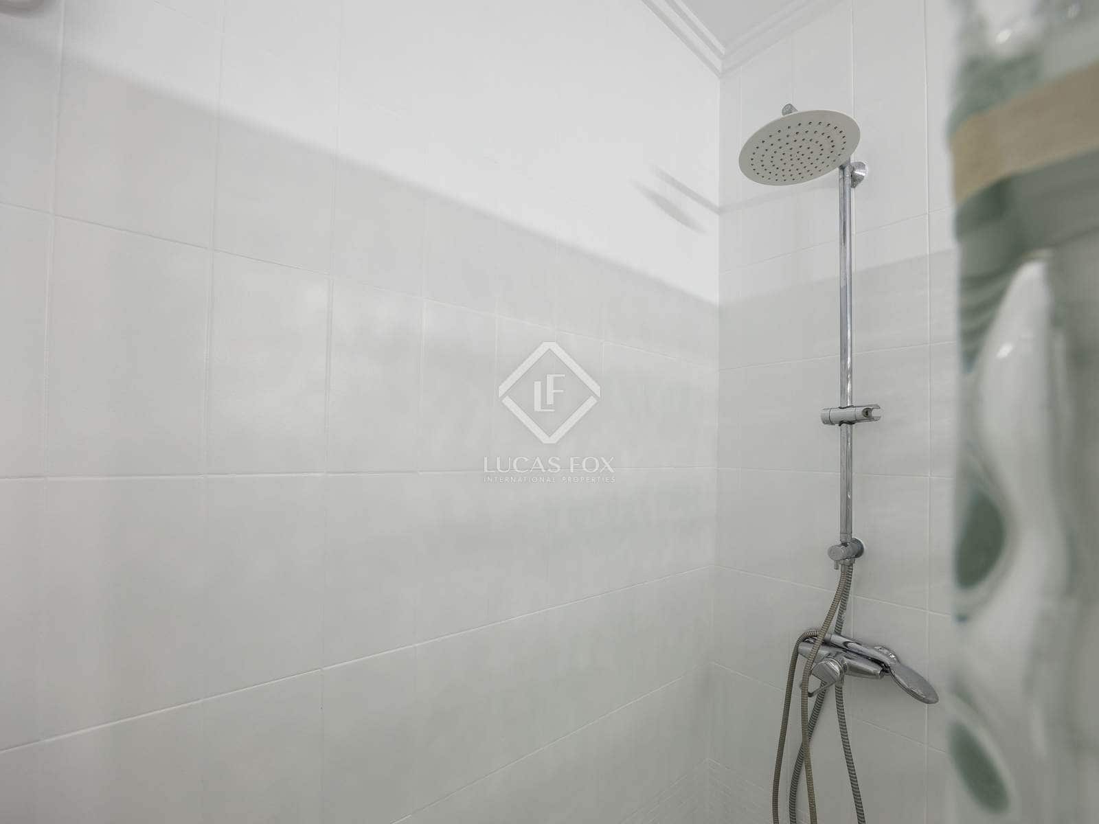 5 bedroom Apartment for rent in Valencia city - € 2,500 (Ref: 8568599)