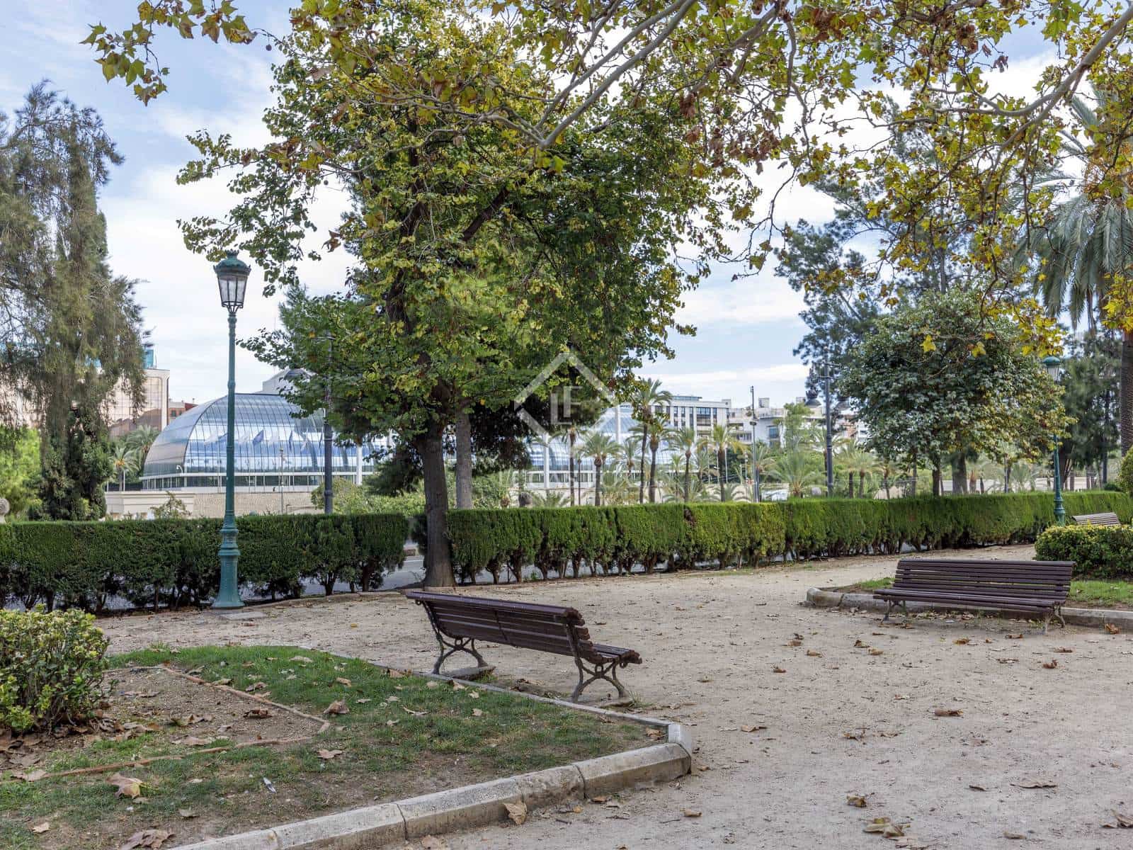 5 bedroom Apartment for rent in Valencia city - € 2,500 (Ref: 8568599)