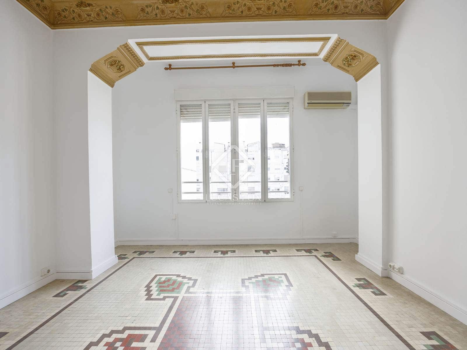 5 bedroom Apartment for rent in Valencia city - € 2,500 (Ref: 8568599)