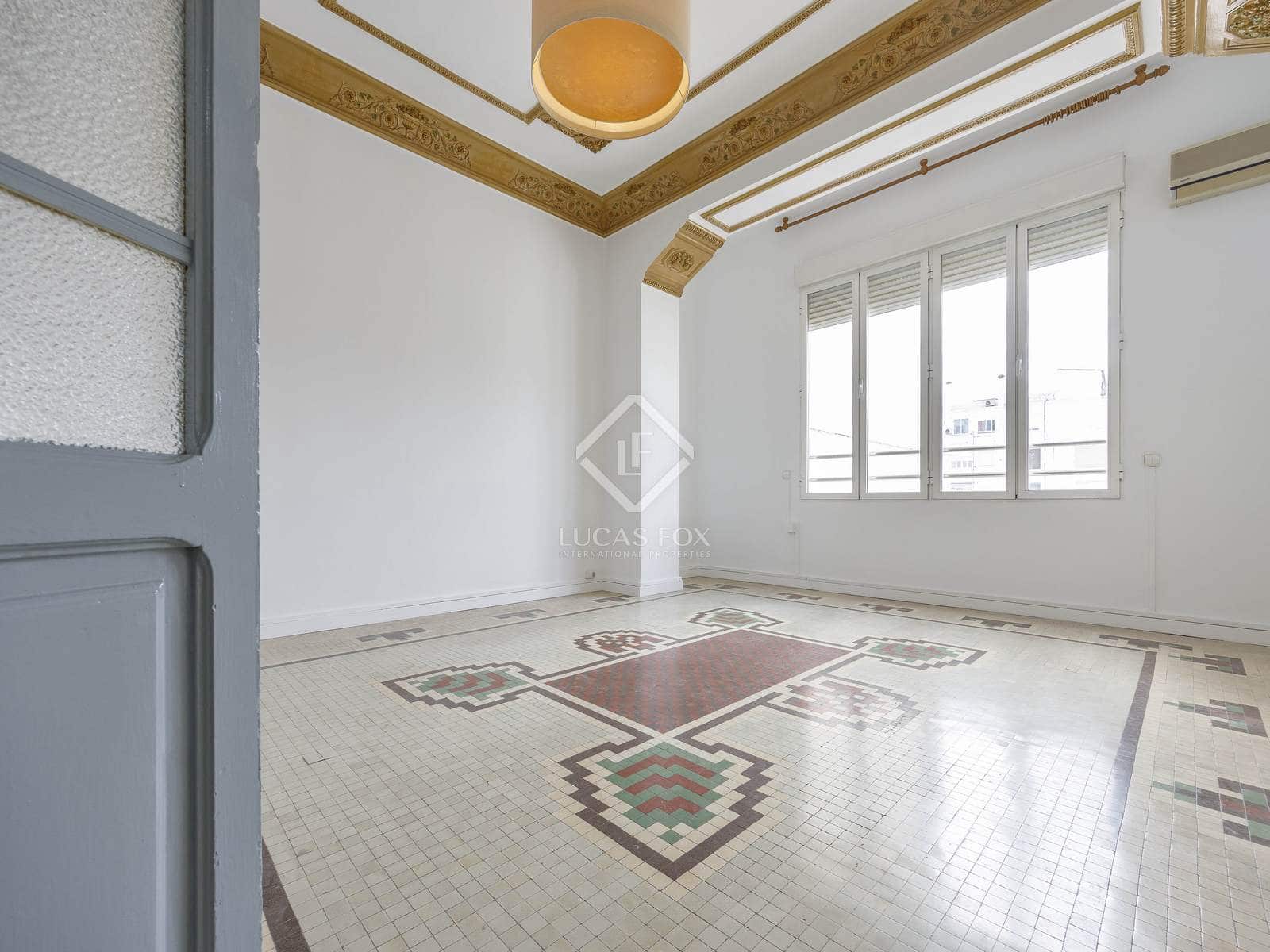 5 bedroom Apartment for rent in Valencia city - € 2,500 (Ref: 8568599)