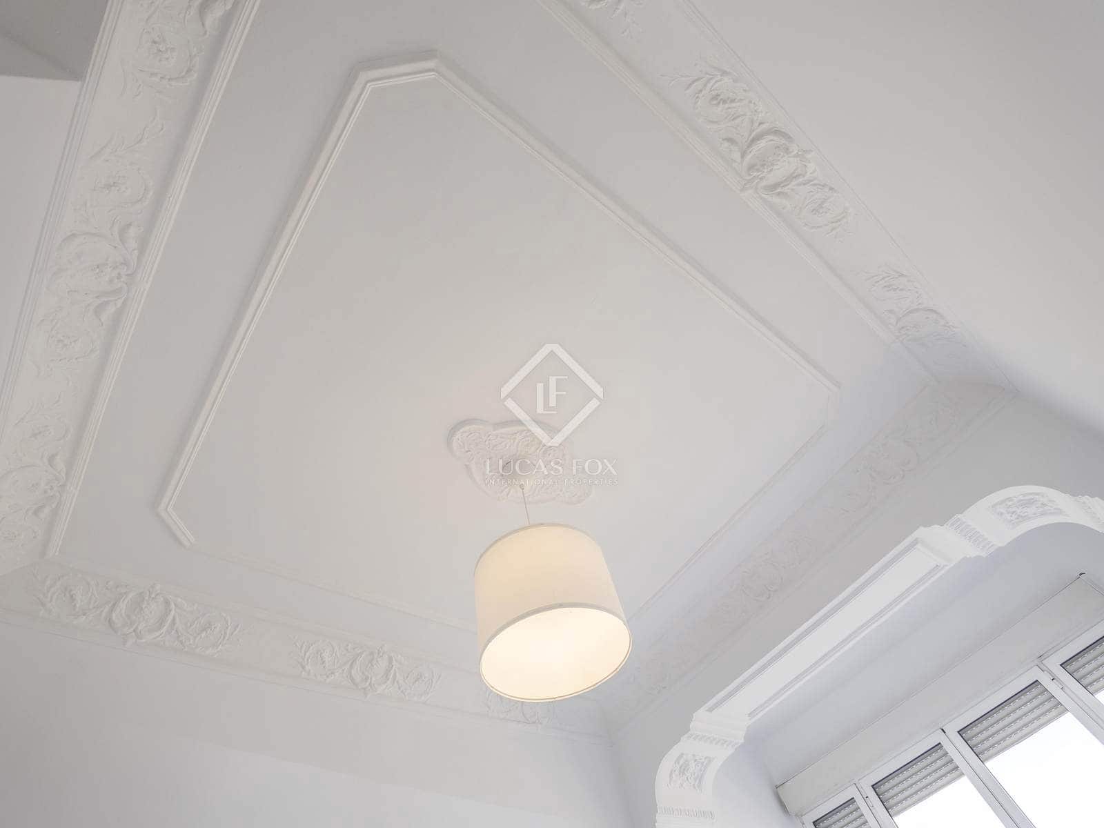 5 bedroom Apartment for rent in Valencia city - € 2,500 (Ref: 8568599)