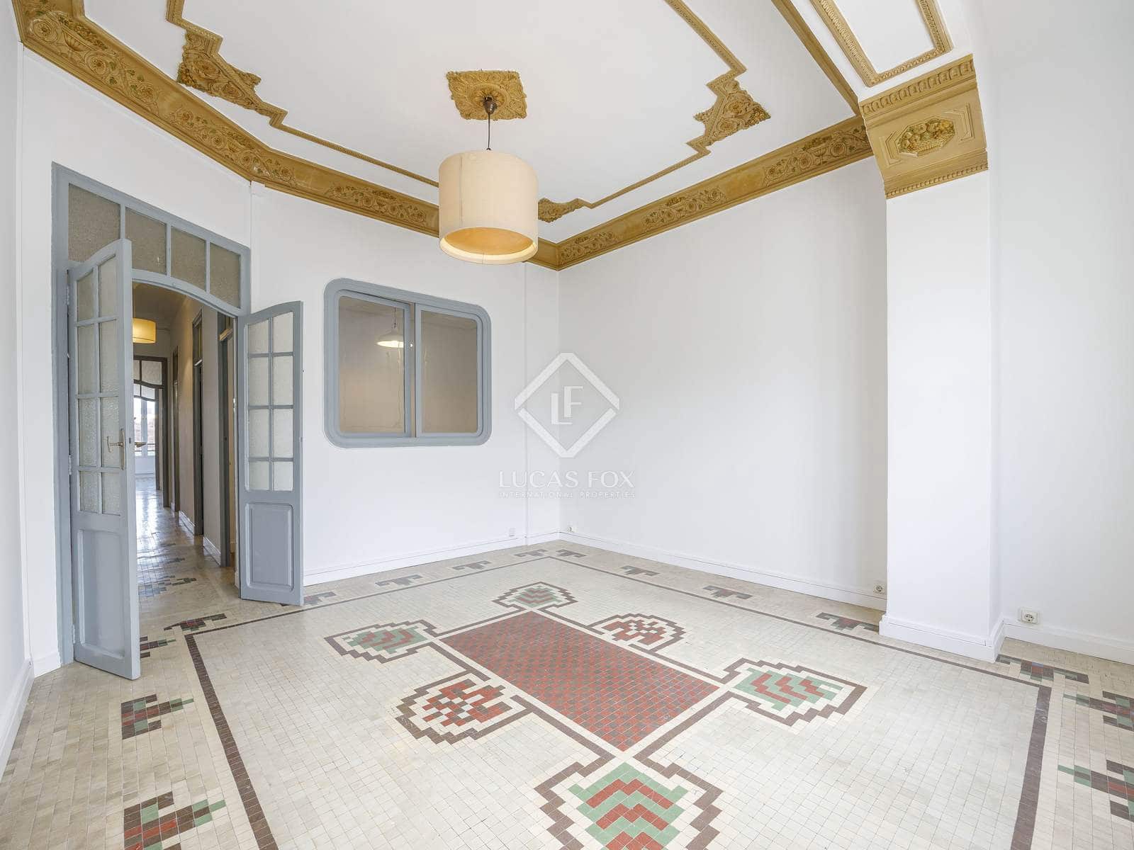 5 bedroom Apartment for rent in Valencia city - € 2,500 (Ref: 8568599)