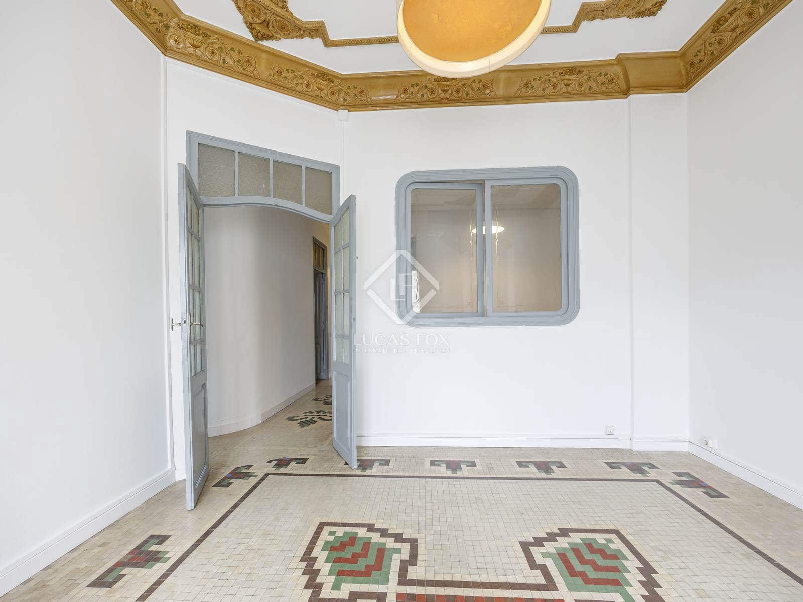 5 bedroom Apartment for rent in Valencia city - € 2,500 (Ref: 8568599)