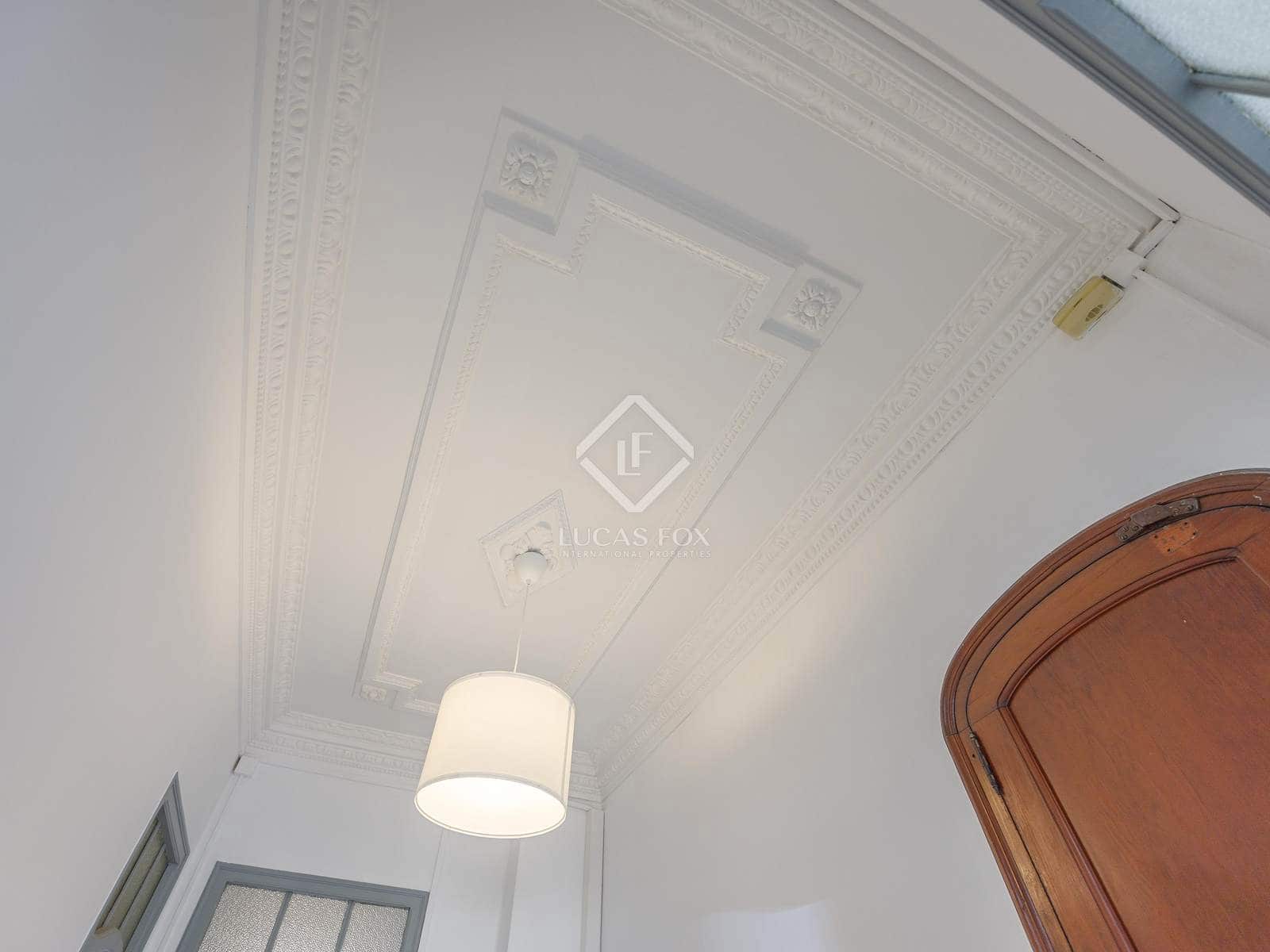 5 bedroom Apartment for rent in Valencia city - € 2,500 (Ref: 8568599)