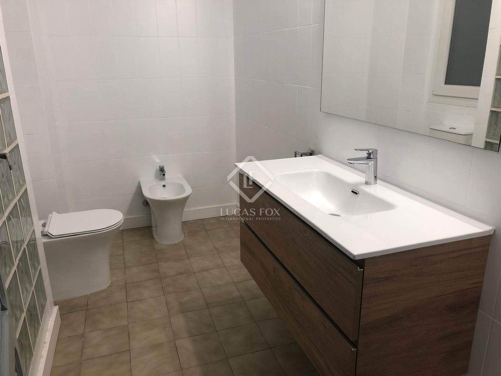 5 bedroom Apartment for rent in Valencia city - € 2,500 (Ref: 8568599)