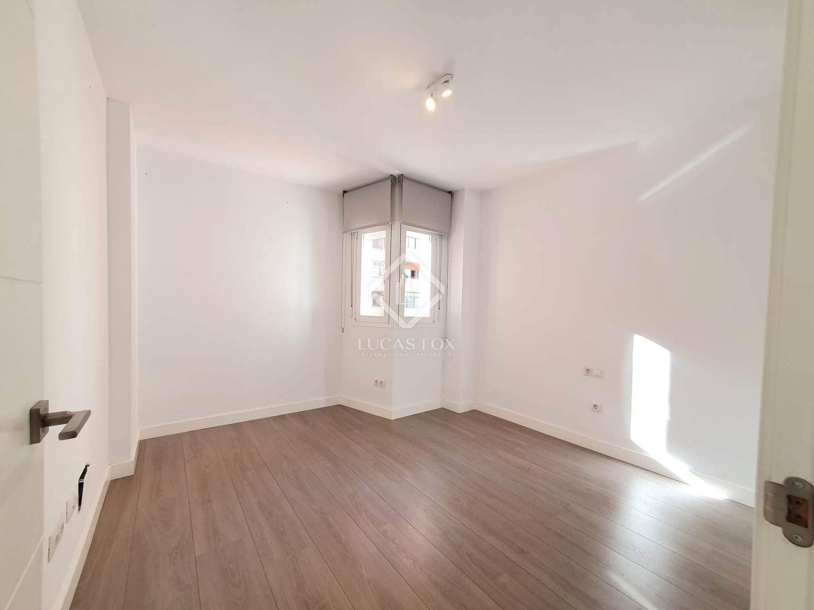 3 bedroom Apartment for rent in Malaga city with garage - € 2,200 (Ref: 8571129)