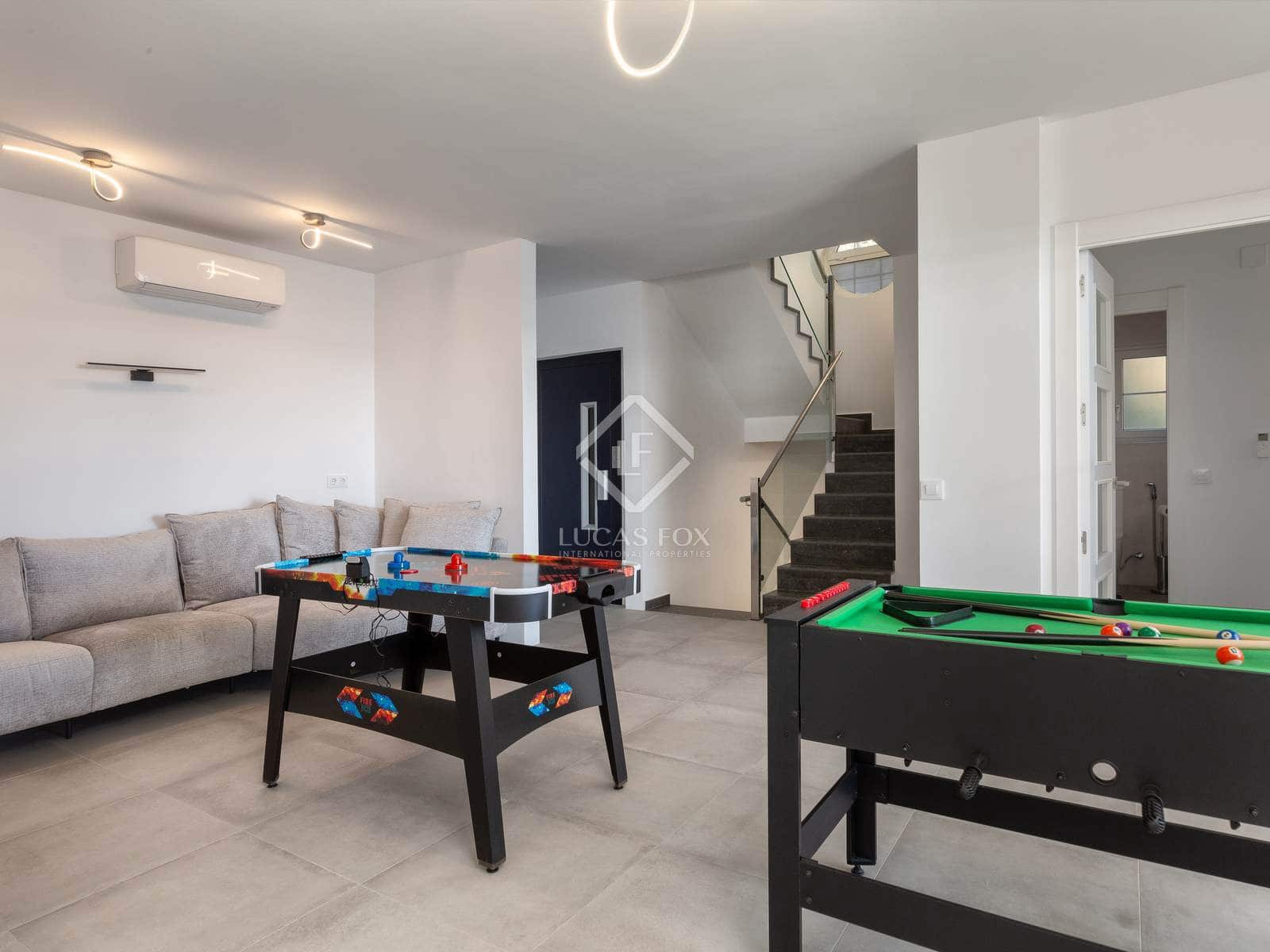 4 soverom Villa til salgs i Lloret de Mar med svømmebasseng garasje - € 4 900 000 (Ref: 8573295)