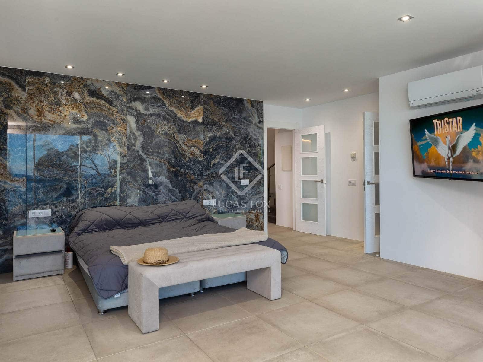 4 soverom Villa til salgs i Lloret de Mar med svømmebasseng garasje - € 4 900 000 (Ref: 8573295)