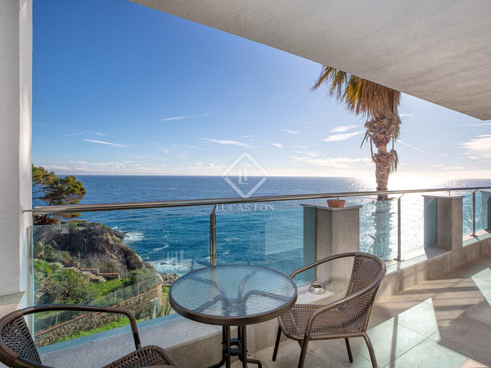 4 soverom Villa til salgs i Lloret de Mar med svømmebasseng garasje - € 4 900 000 (Ref: 8573295)