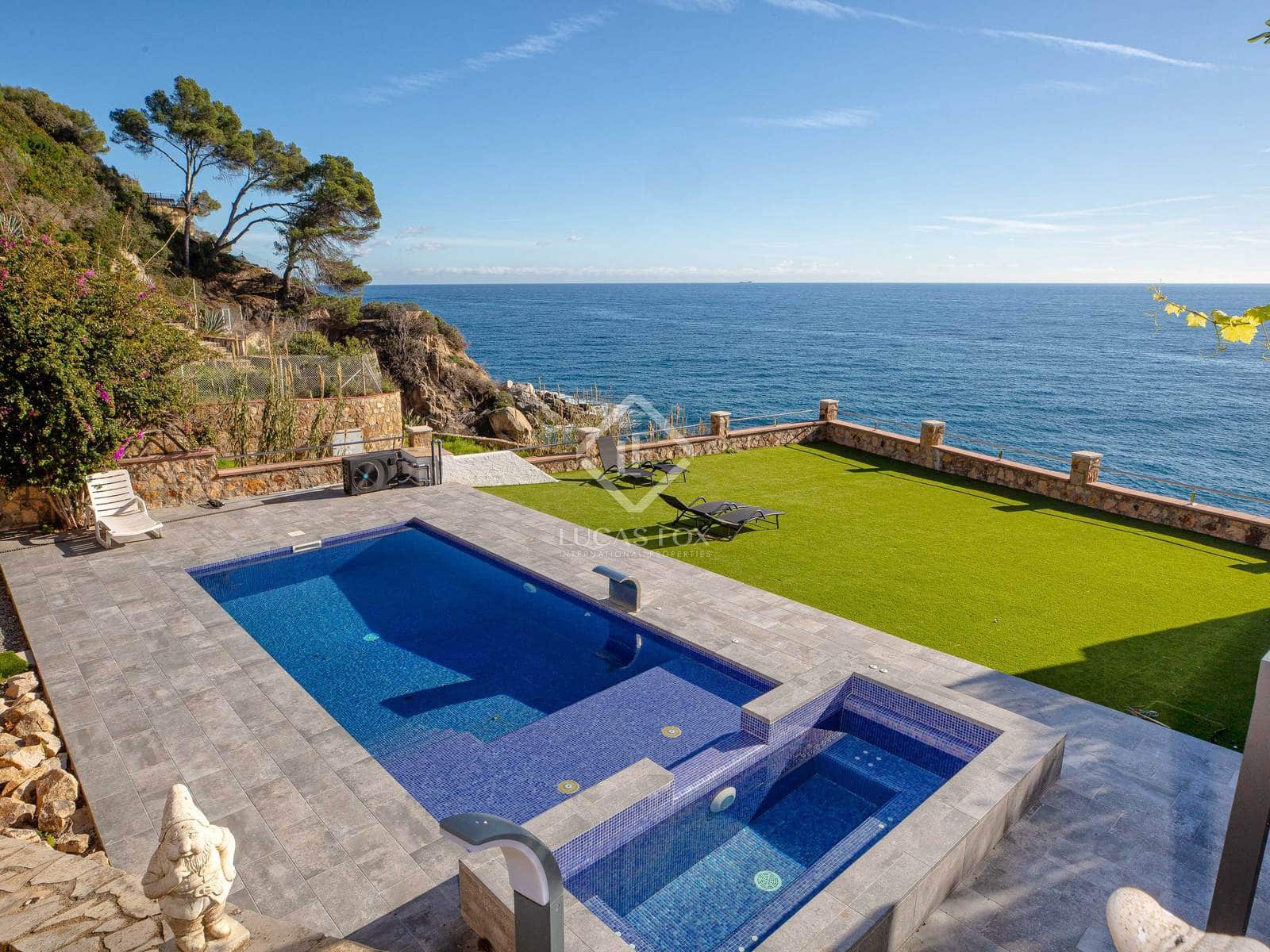 4 soverom Villa til salgs i Lloret de Mar med svømmebasseng garasje - € 4 900 000 (Ref: 8573295)