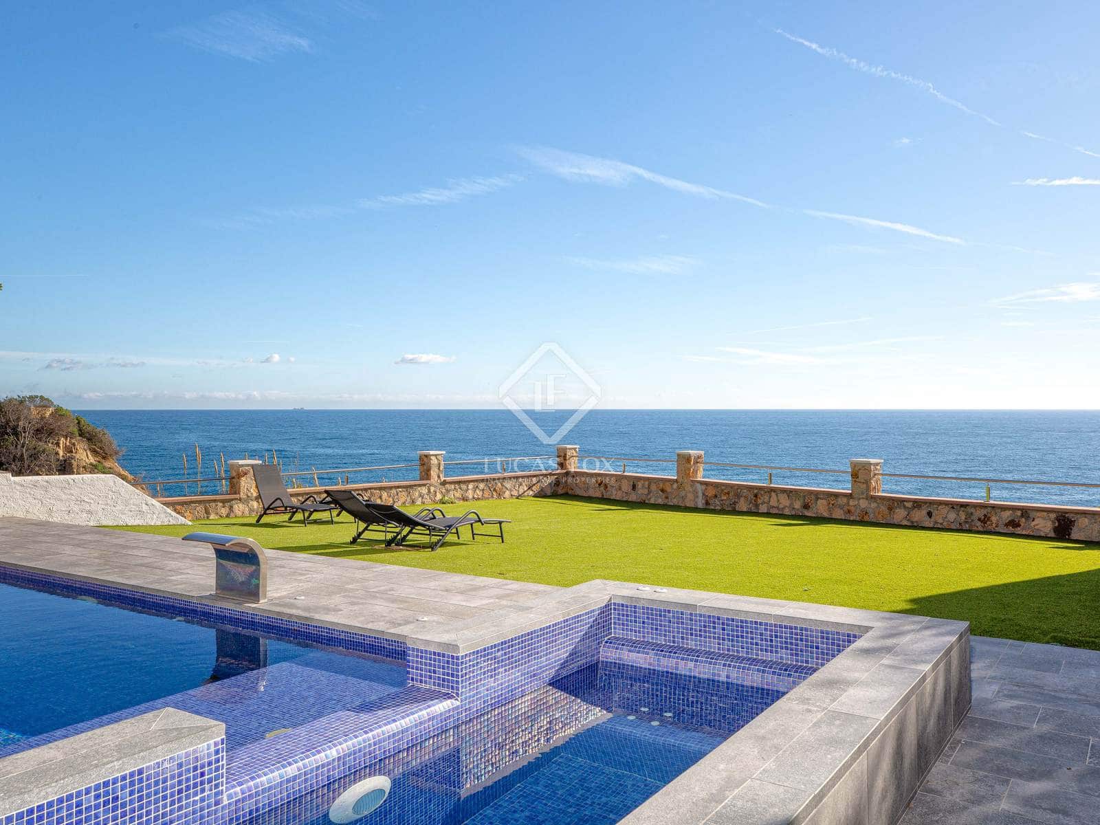 4 soverom Villa til salgs i Lloret de Mar med svømmebasseng garasje - € 4 900 000 (Ref: 8573295)