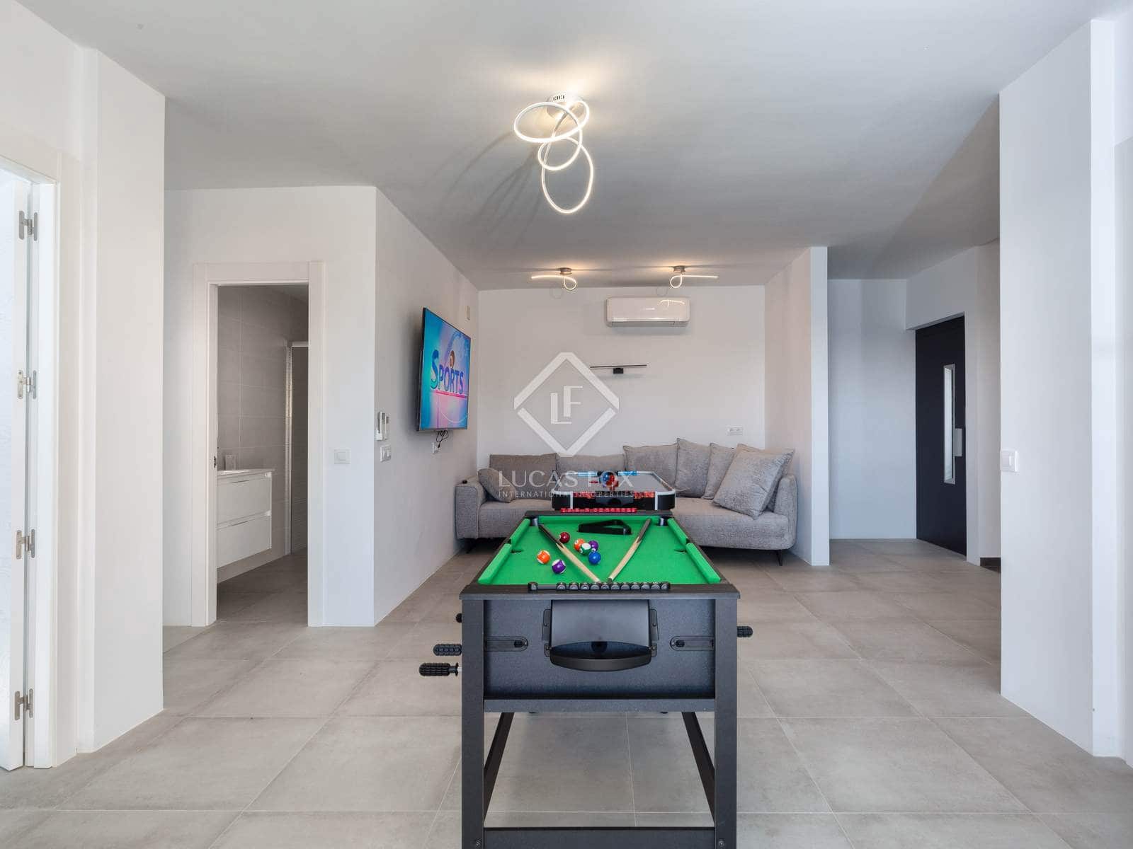 4 soverom Villa til salgs i Lloret de Mar med svømmebasseng garasje - € 4 900 000 (Ref: 8573295)