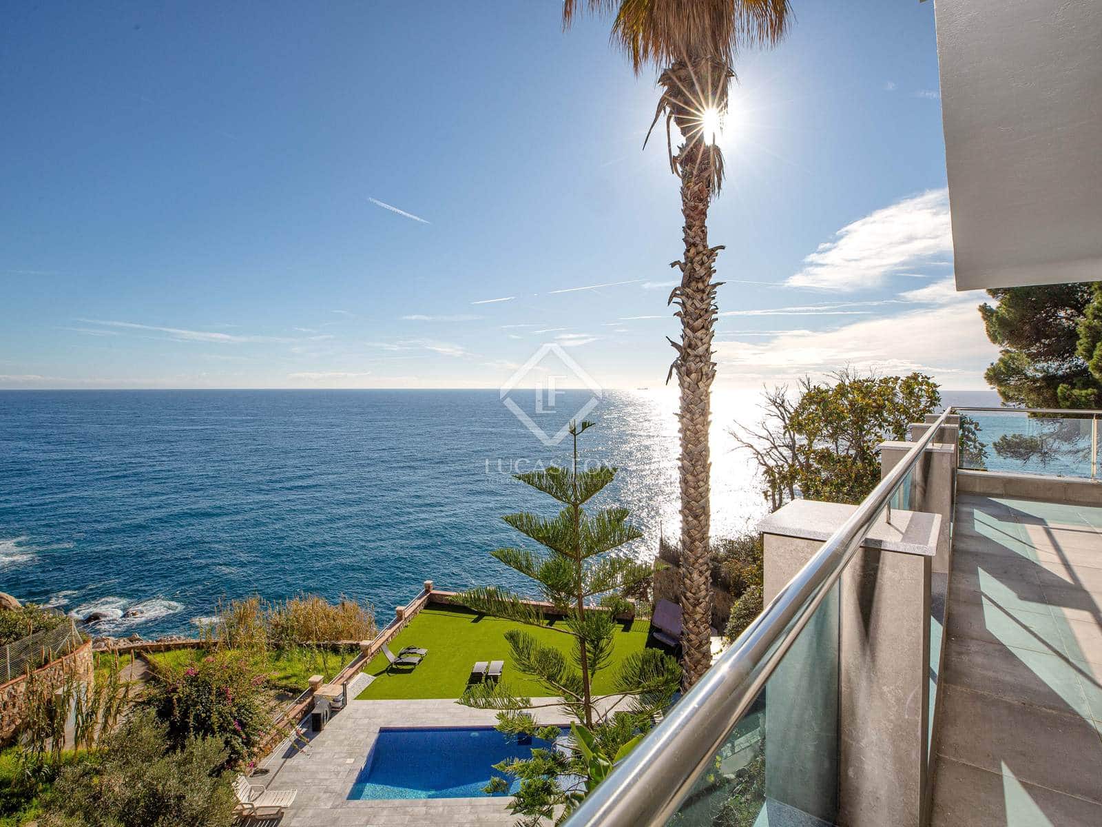 4 soverom Villa til salgs i Lloret de Mar med svømmebasseng garasje - € 4 900 000 (Ref: 8573295)