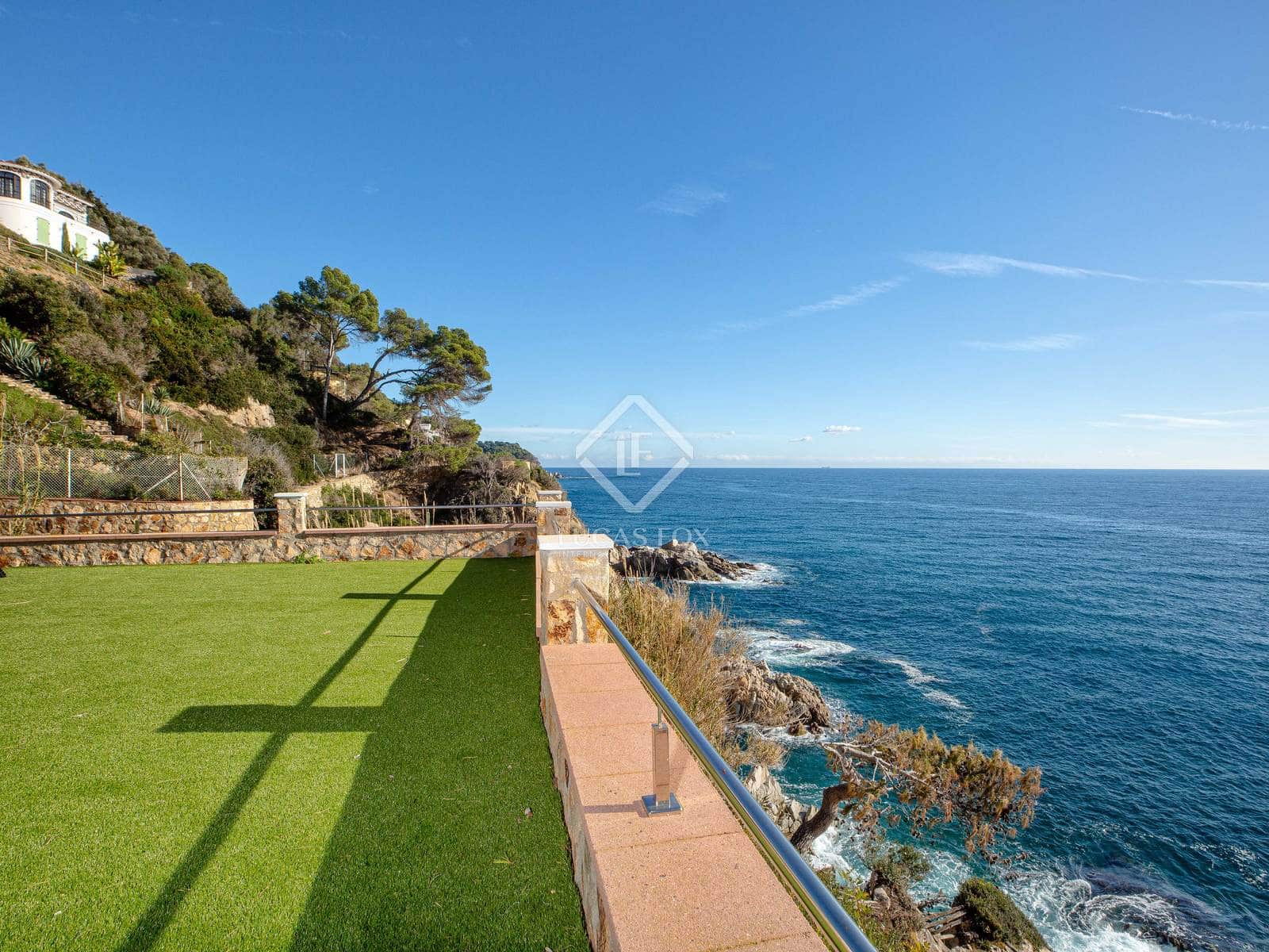 4 soverom Villa til salgs i Lloret de Mar med svømmebasseng garasje - € 4 900 000 (Ref: 8573295)