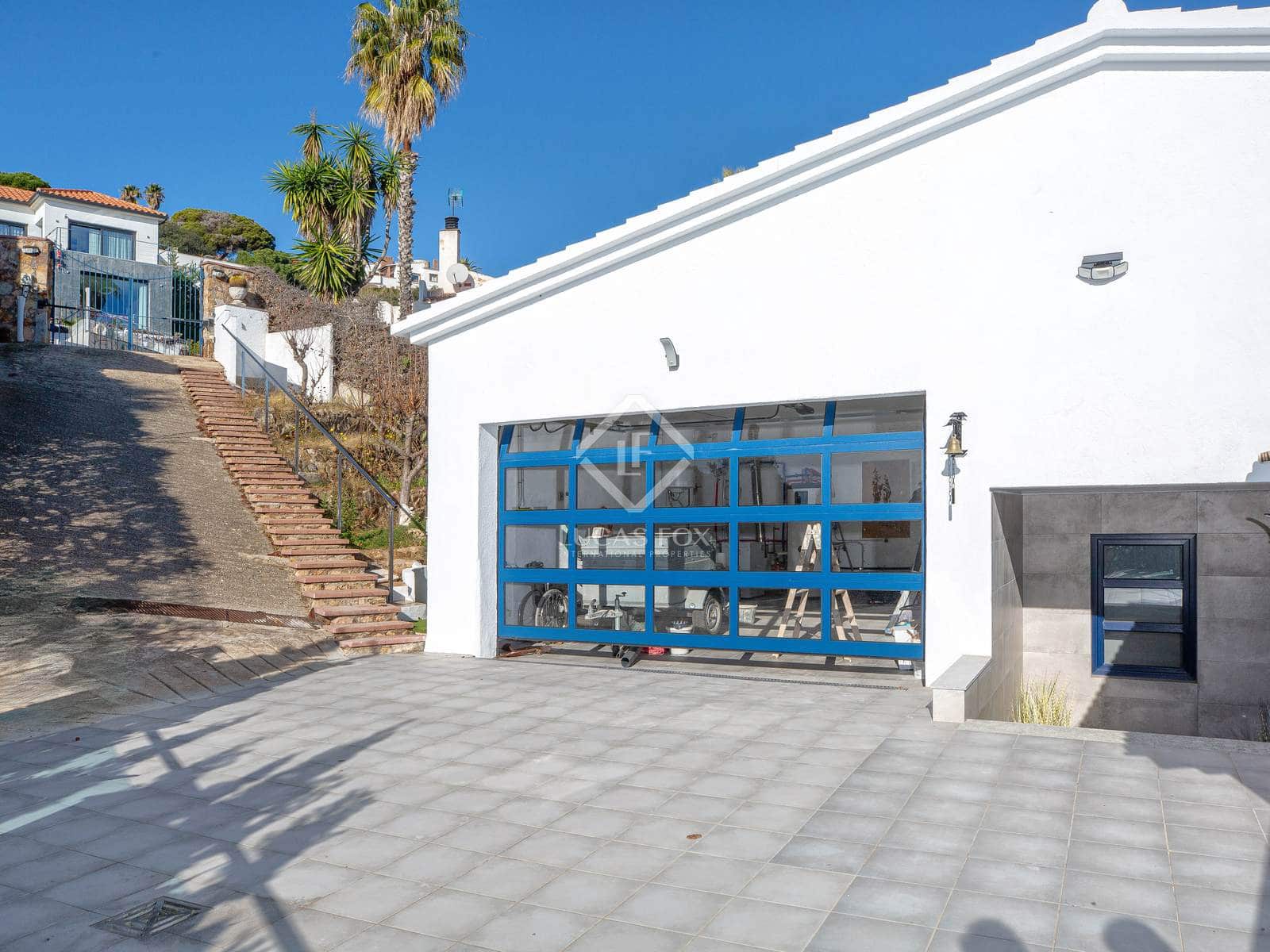 4 soverom Villa til salgs i Lloret de Mar med svømmebasseng garasje - € 4 900 000 (Ref: 8573295)