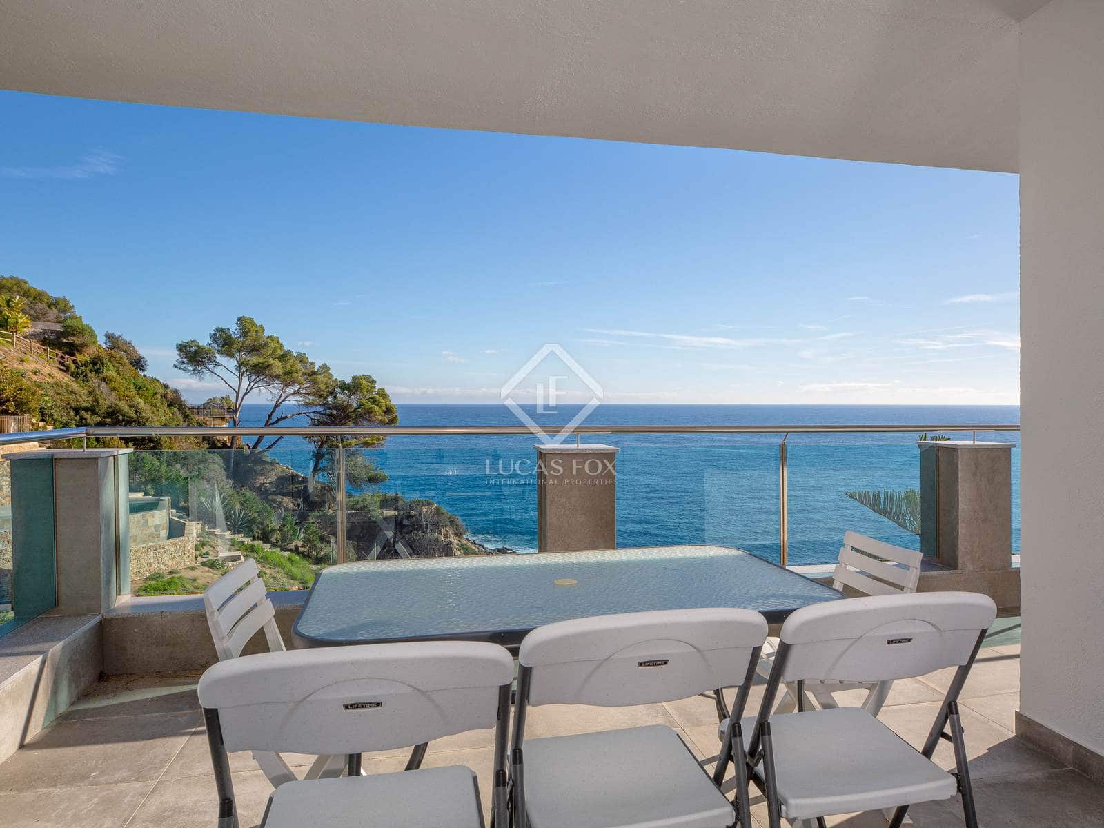 4 soverom Villa til salgs i Lloret de Mar med svømmebasseng garasje - € 4 900 000 (Ref: 8573295)