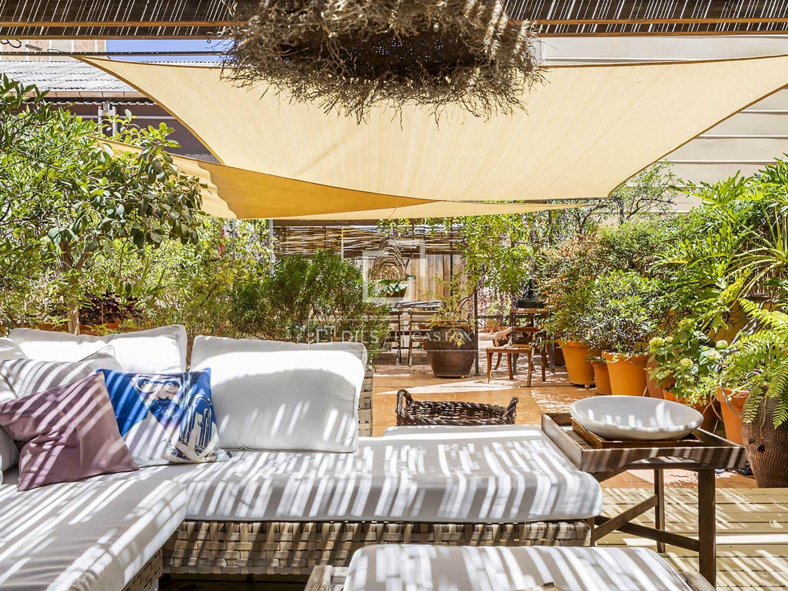 2 soveværelse Lejlighed til leje i Barcelona by - € 3.800 (Ref: 8575417)