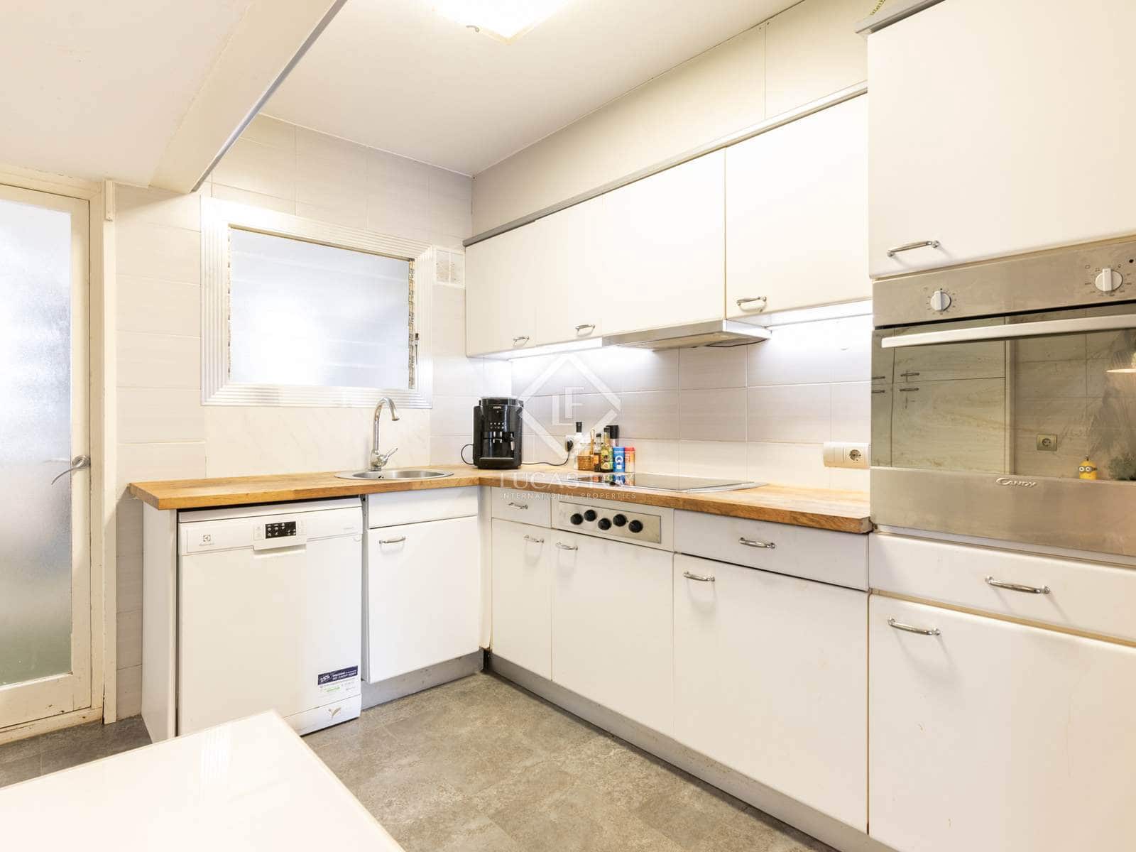 3 soveværelse Lejlighed til salg i Gava med swimmingpool garage - € 700.000 (Ref: 8576110)