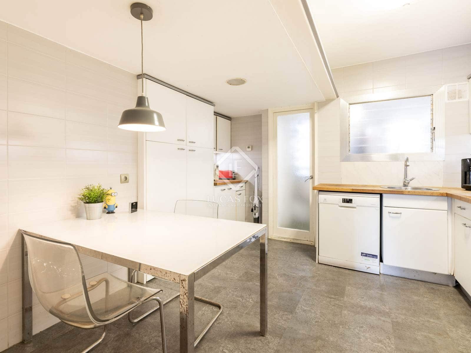 3 soveværelse Lejlighed til salg i Gava med swimmingpool garage - € 700.000 (Ref: 8576110)