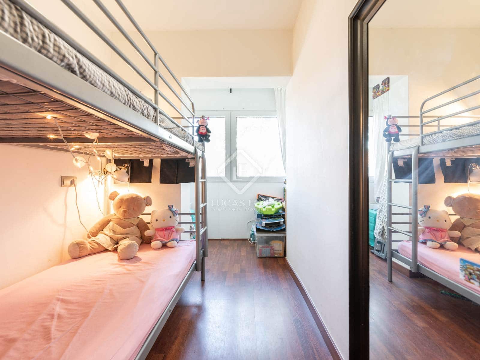 3 soveværelse Lejlighed til salg i Gava med swimmingpool garage - € 700.000 (Ref: 8576110)