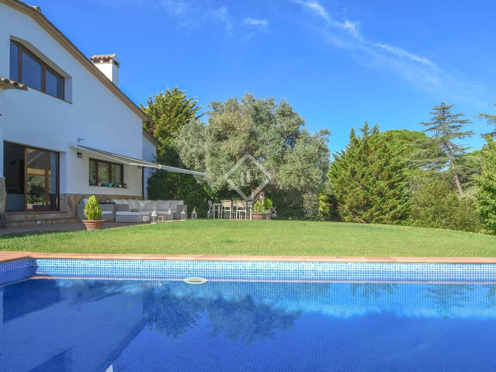 5 sypialnia Willa na sprzedaż w Santa Cristina d'Aro z basenem garażem - 1 600 000 € (Ref: 8578536)