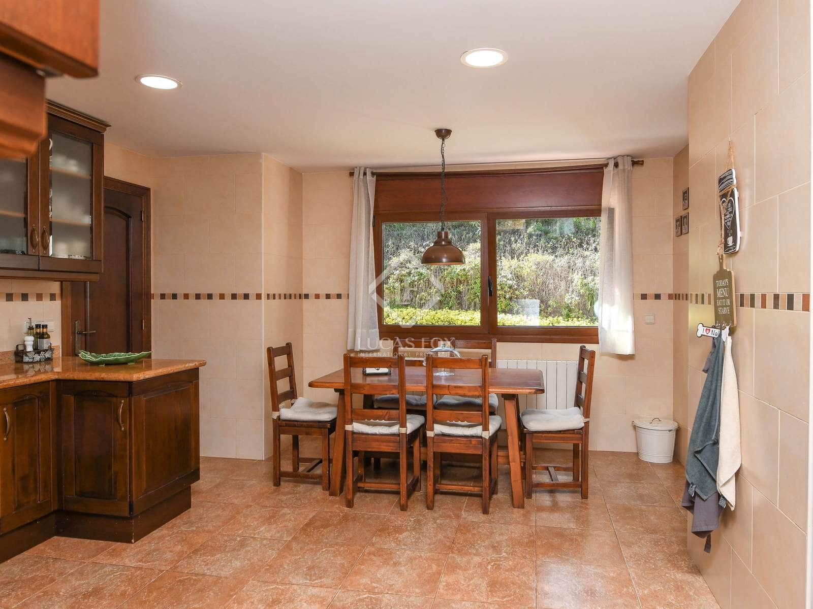 5 sypialnia Willa na sprzedaż w Santa Cristina d'Aro z basenem garażem - 1 600 000 € (Ref: 8578536)