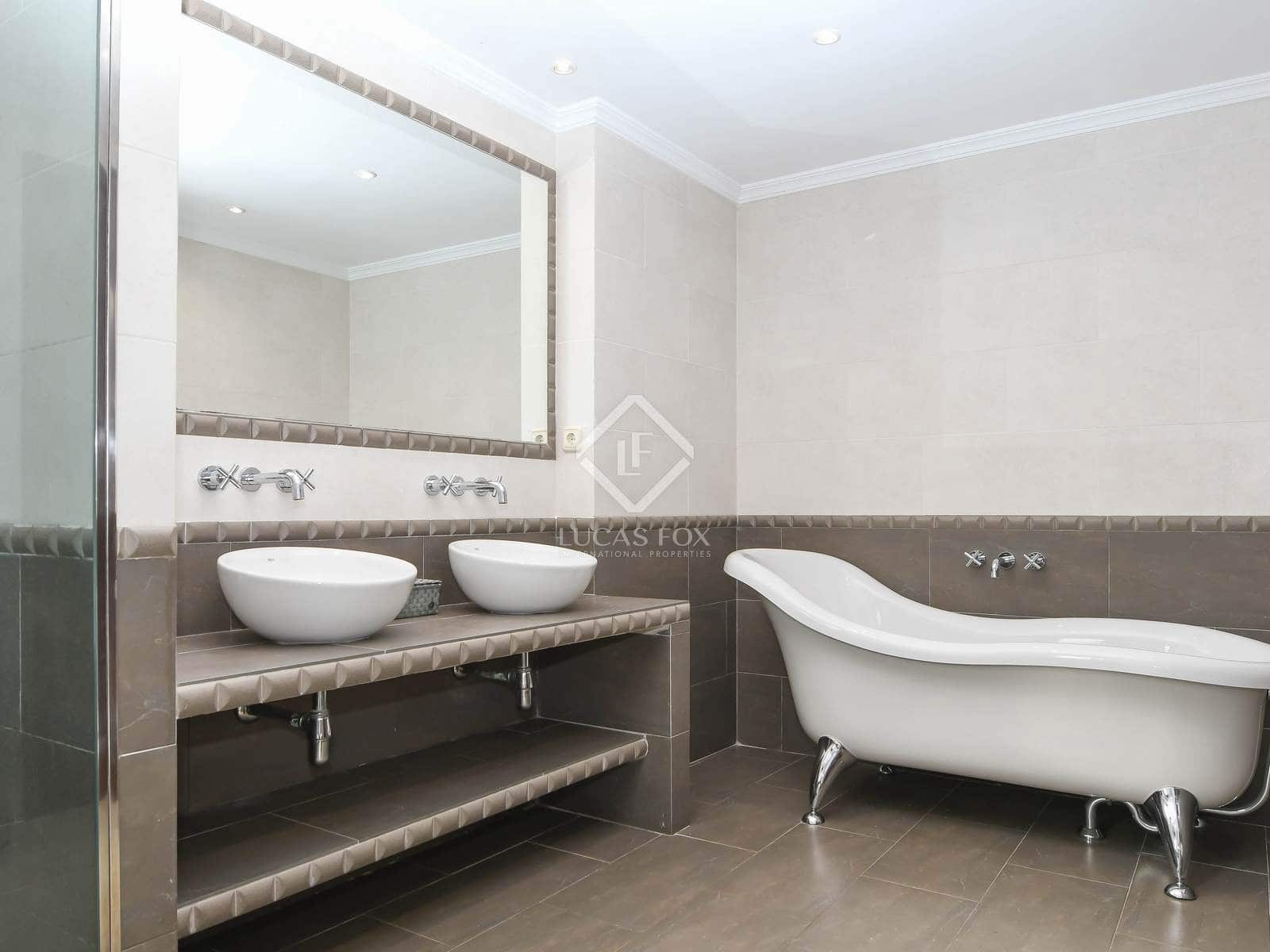 5 sypialnia Willa na sprzedaż w Santa Cristina d'Aro z basenem garażem - 1 600 000 € (Ref: 8578536)