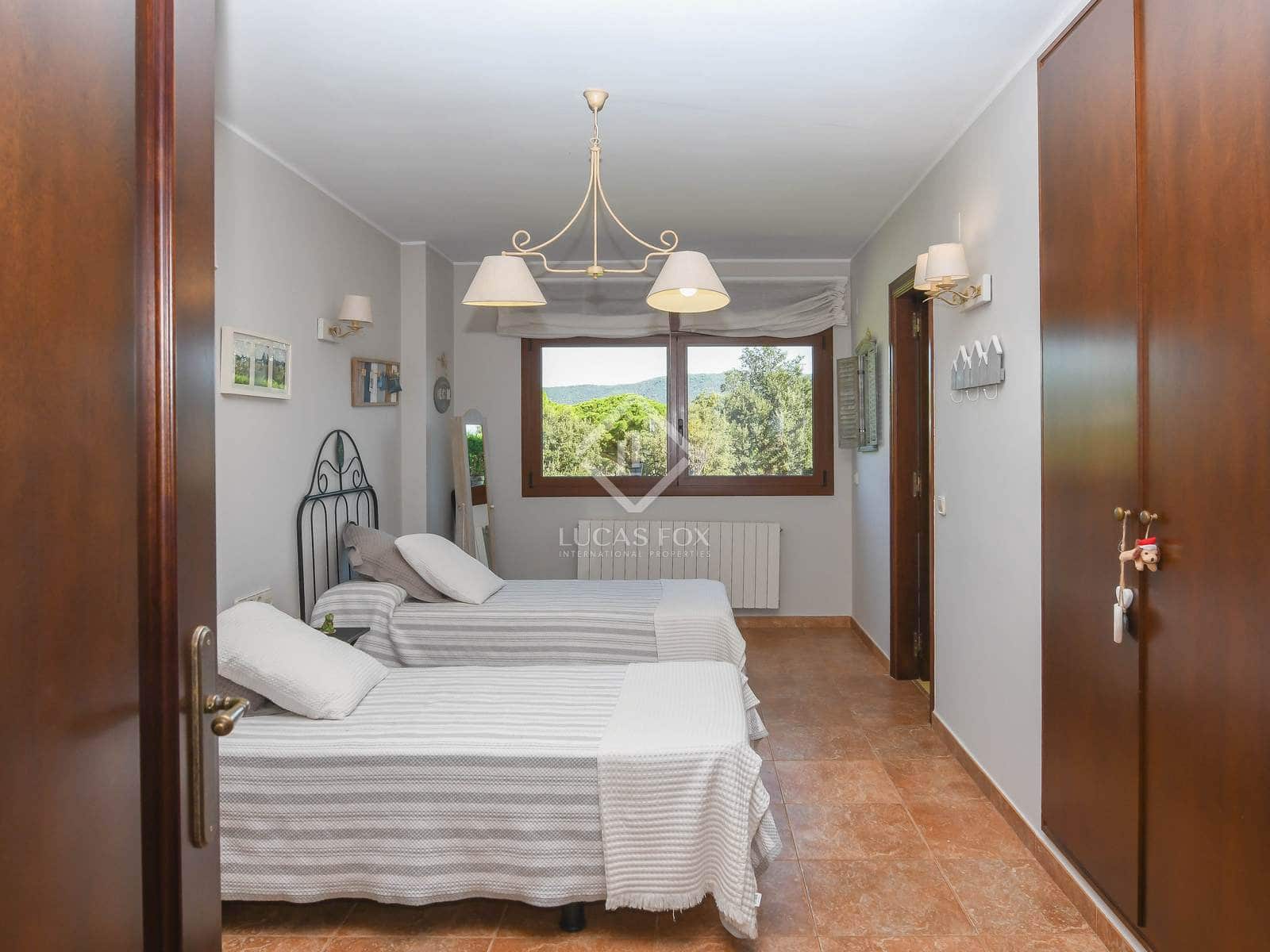 5 sypialnia Willa na sprzedaż w Santa Cristina d'Aro z basenem garażem - 1 600 000 € (Ref: 8578536)