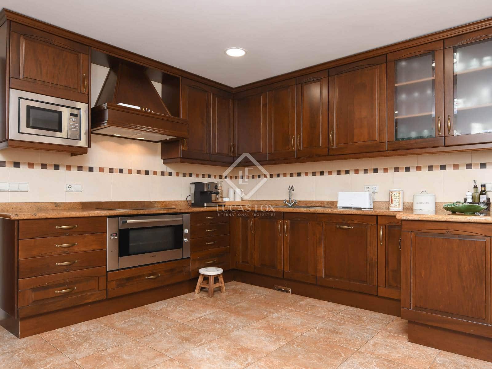 5 sypialnia Willa na sprzedaż w Santa Cristina d'Aro z basenem garażem - 1 600 000 € (Ref: 8578536)