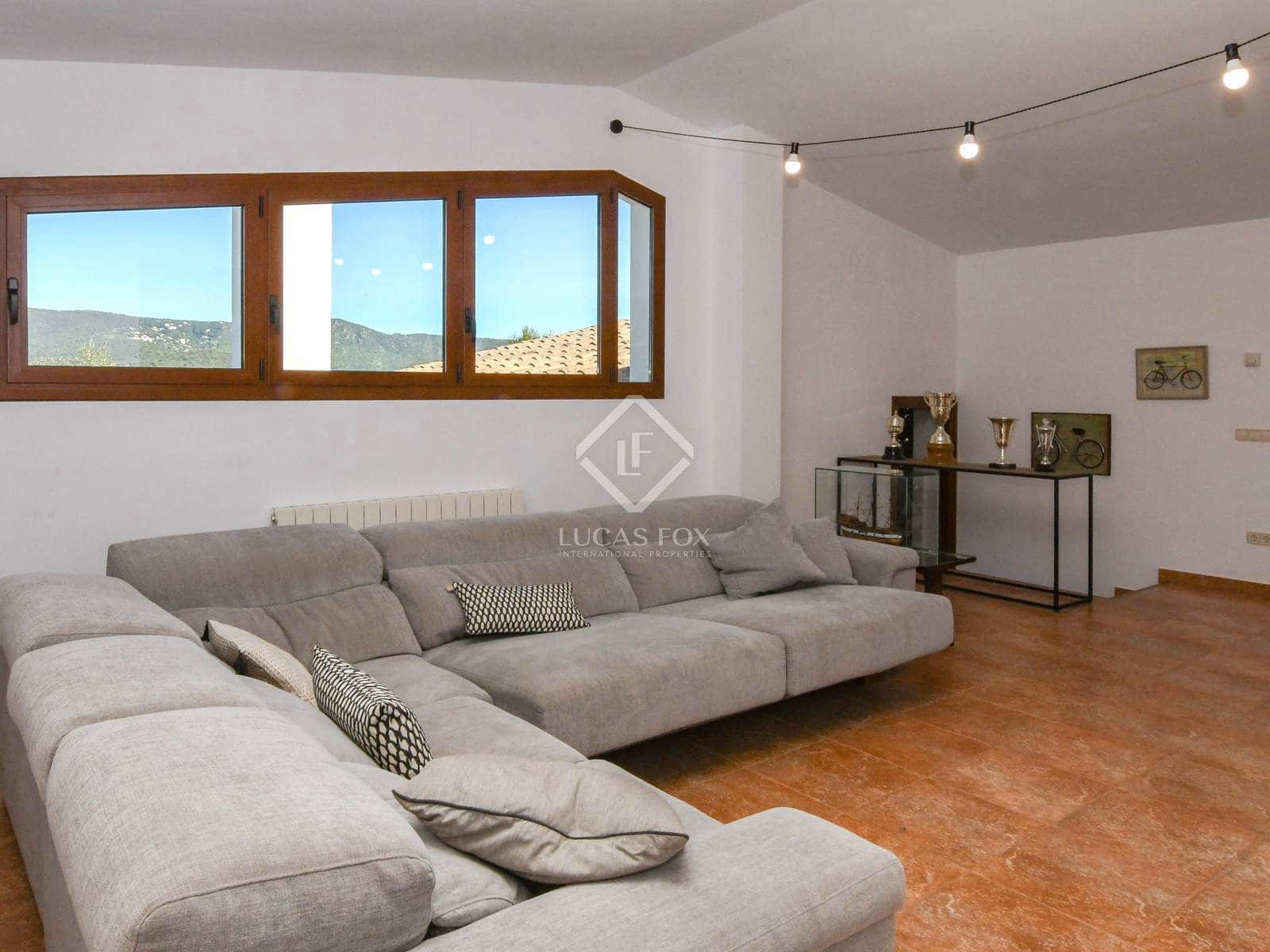 5 sypialnia Willa na sprzedaż w Santa Cristina d'Aro z basenem garażem - 1 600 000 € (Ref: 8578536)