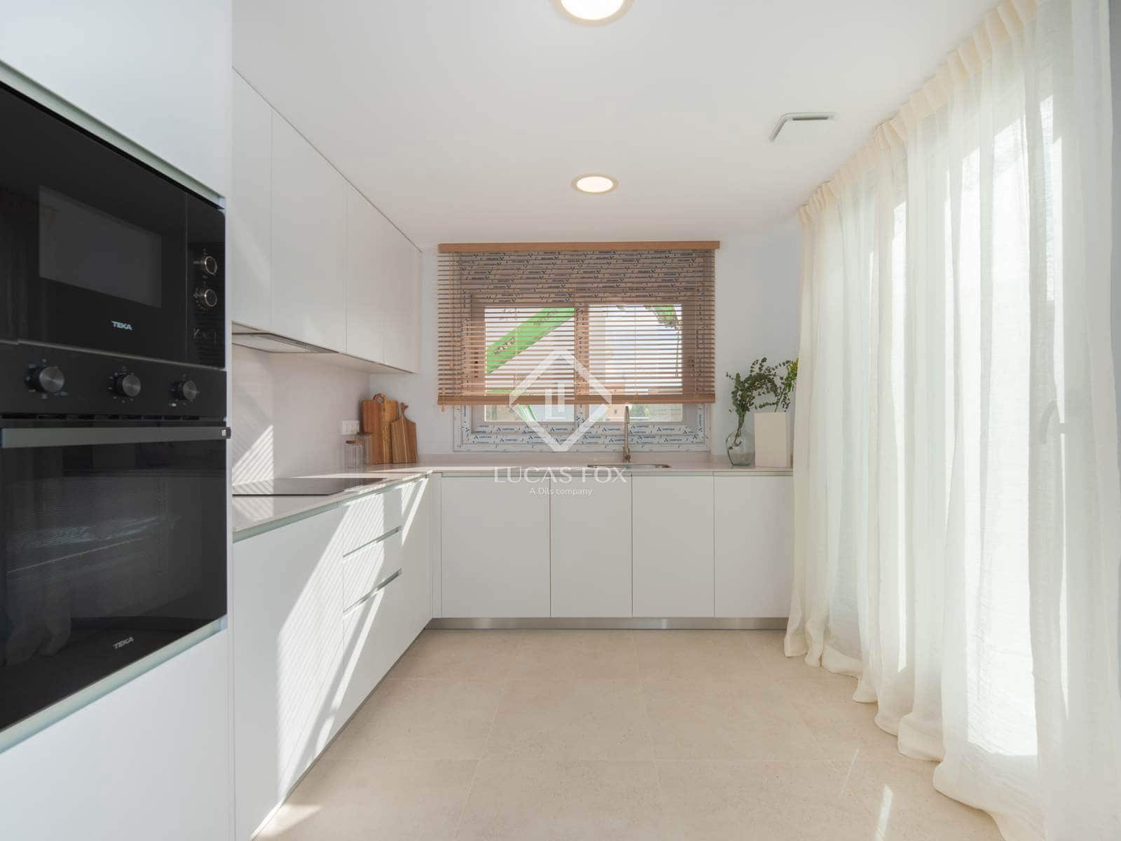 2 slaapkamer Penthouse te koop in Ibiza dorp met zwembad garage - € 698.000 (Ref: 8580760)