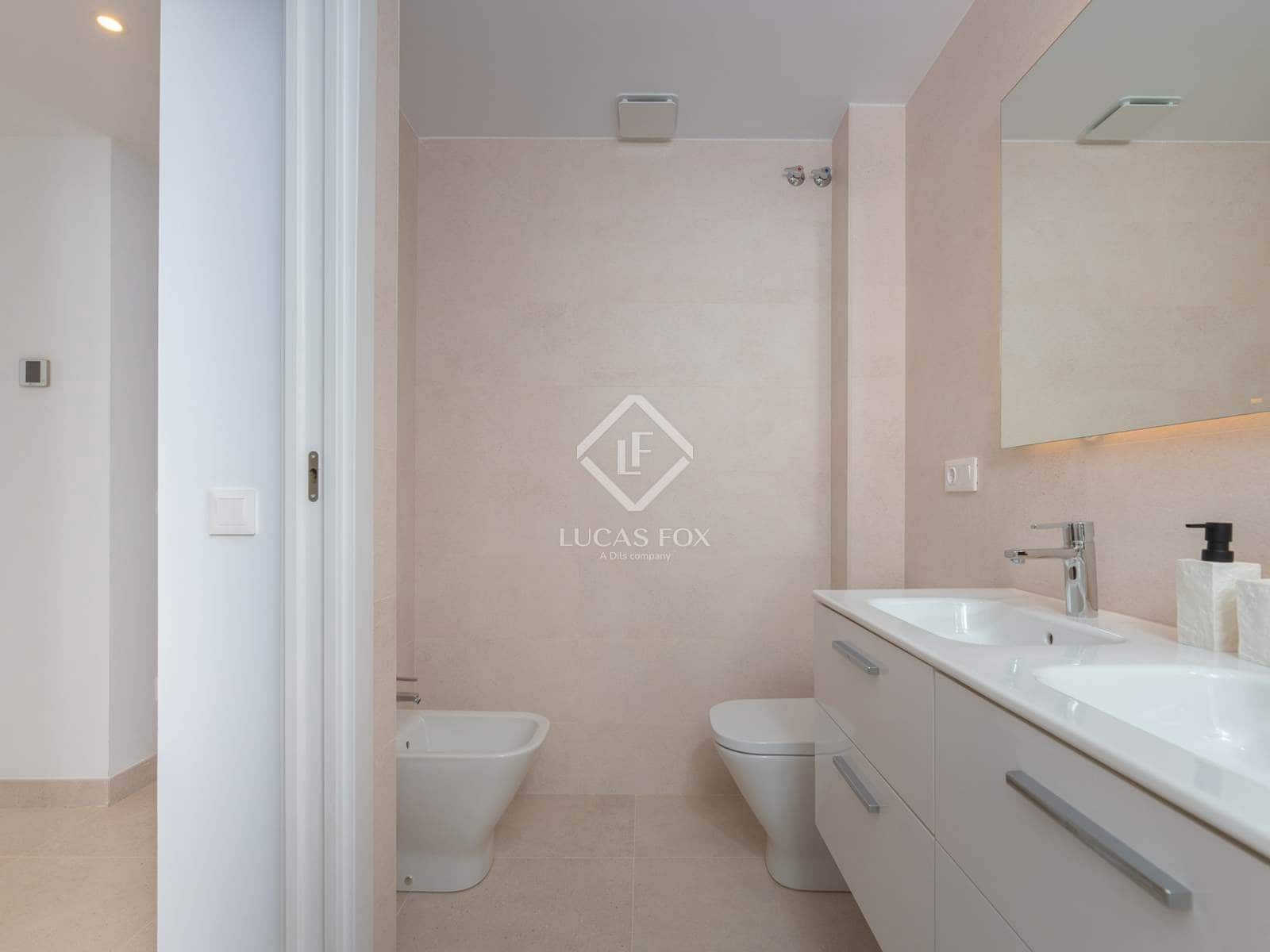 2 slaapkamer Penthouse te koop in Ibiza dorp met zwembad garage - € 698.000 (Ref: 8580760)