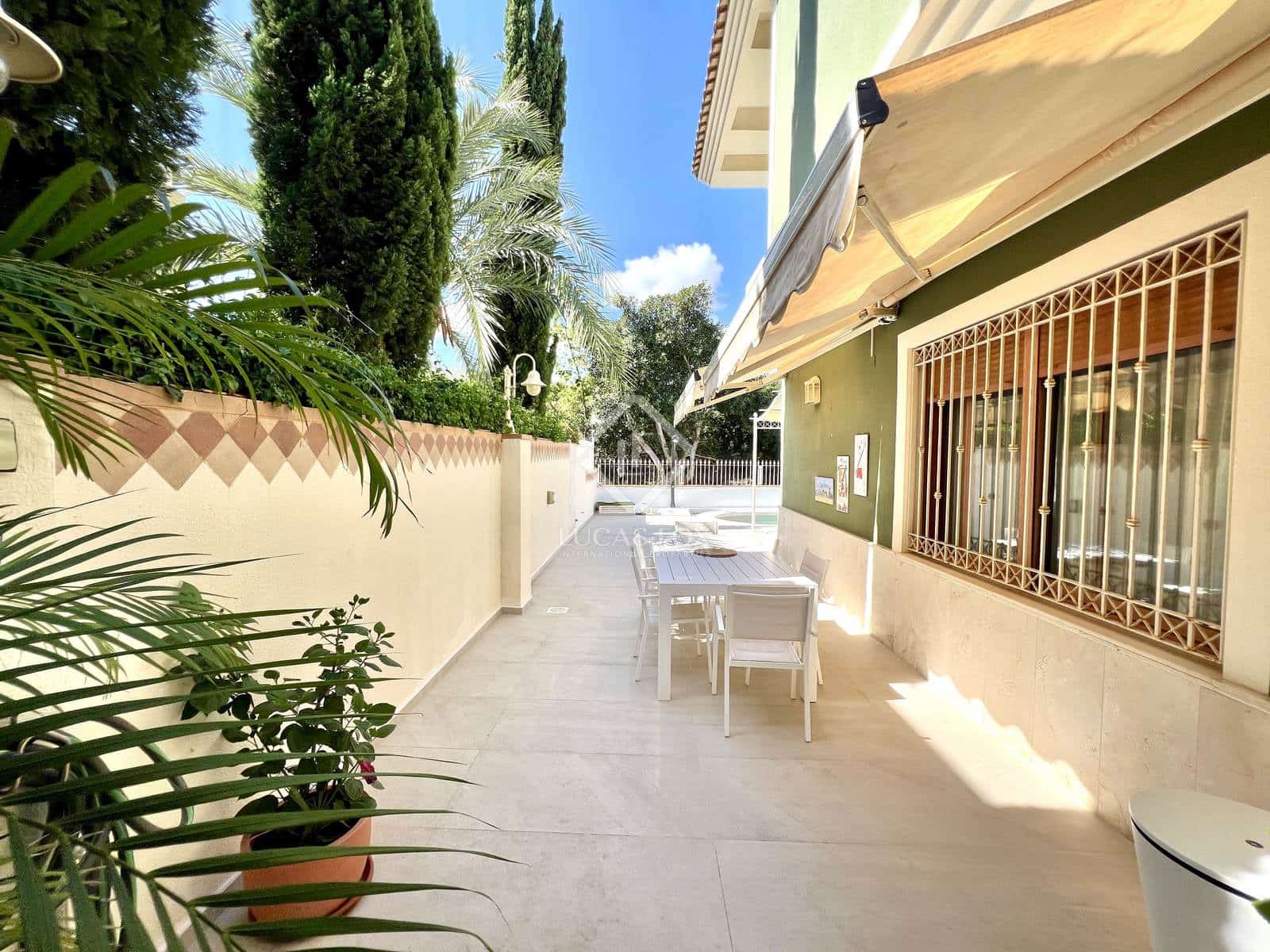 5 Zimmer Villa zu verkaufen in Alicante / Alacant Stadt mit Garage - 1.295.000 € (Ref: 8581644)
